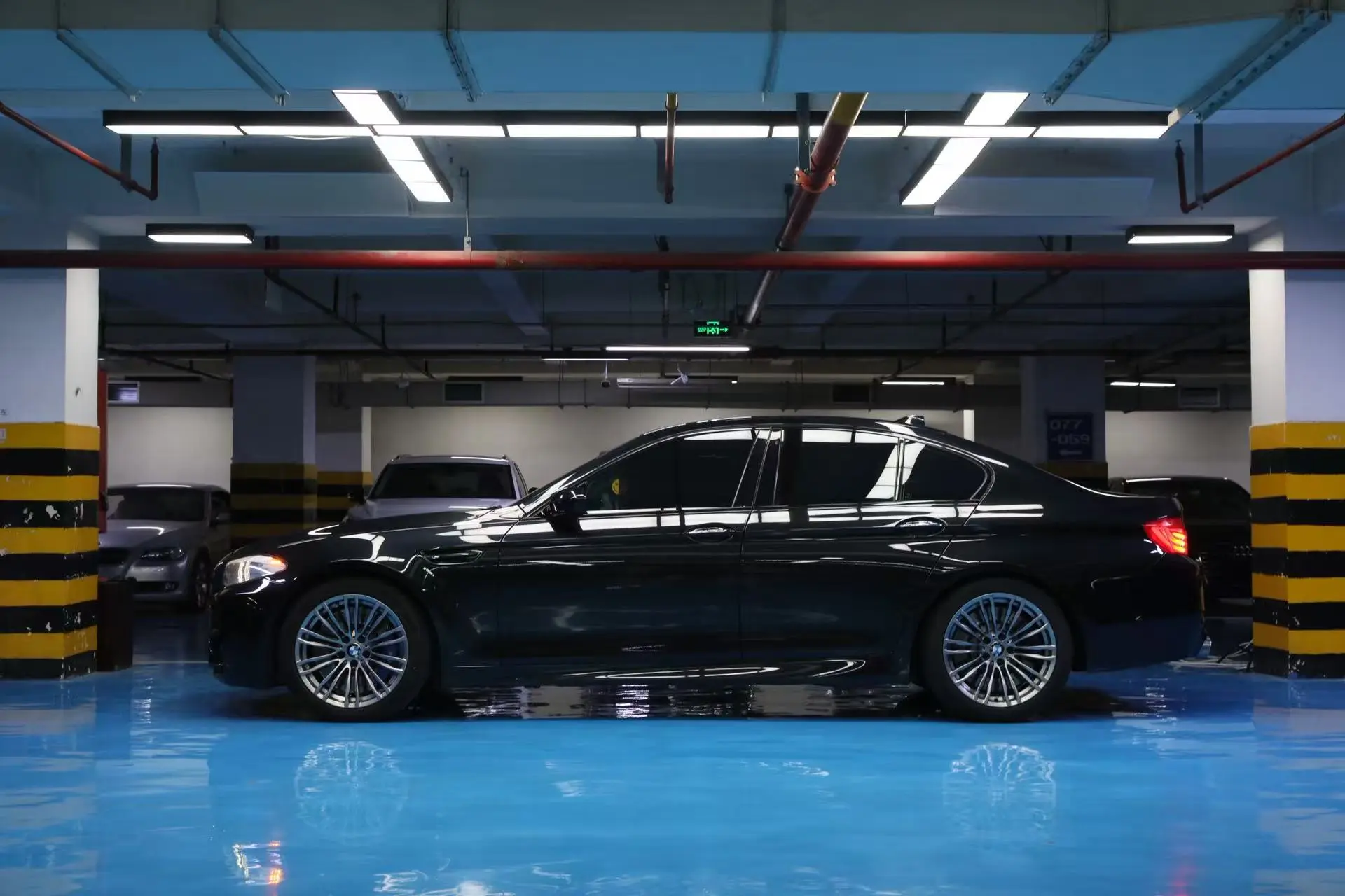 BMW M5  из Китая