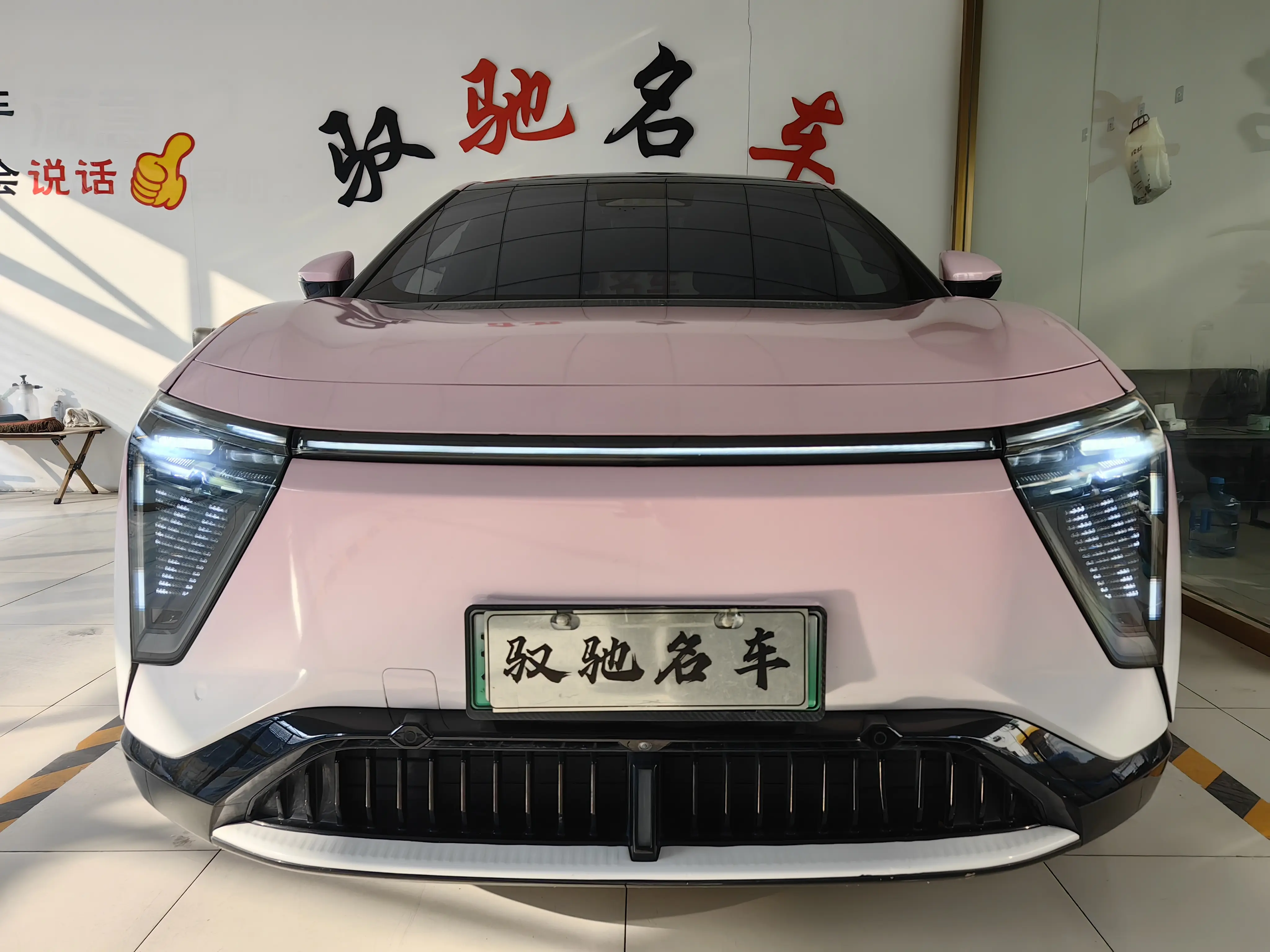 HiPhi Y  из Китая