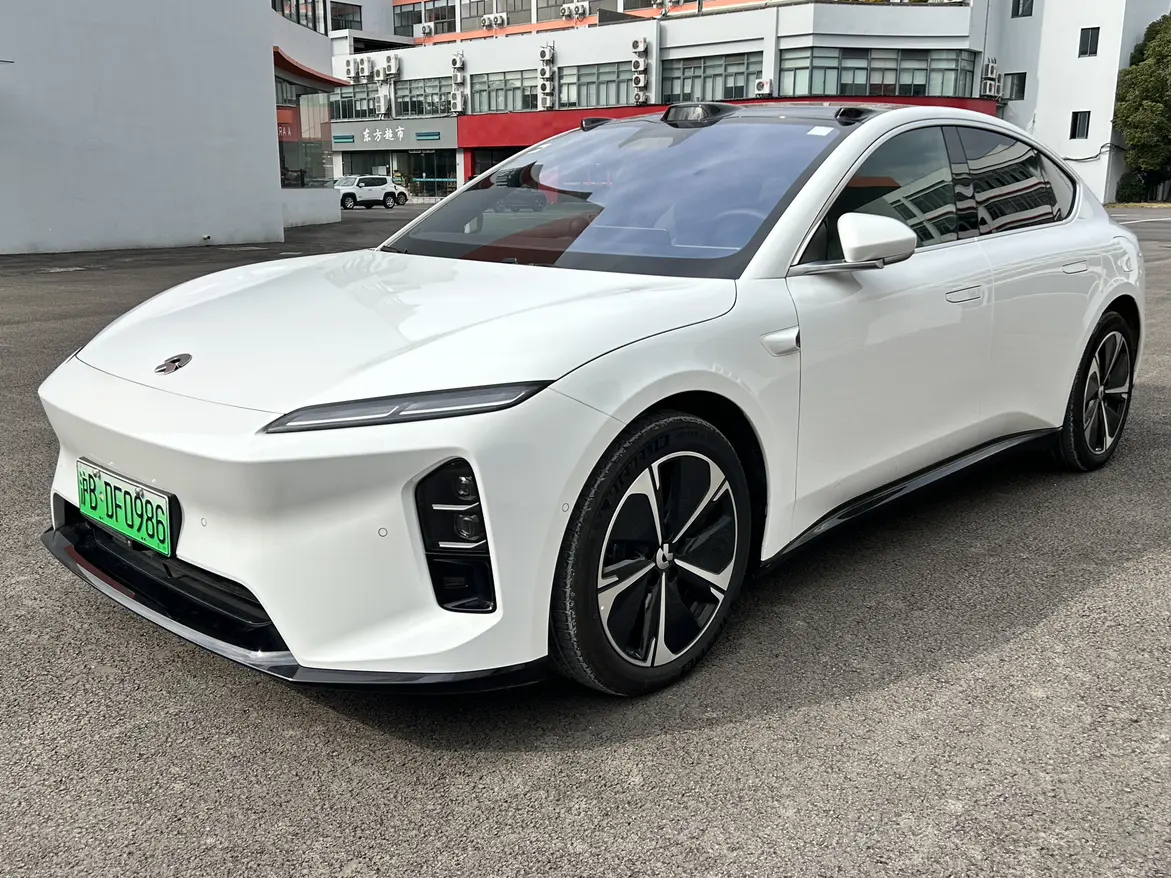 NIO ET5  из Китая