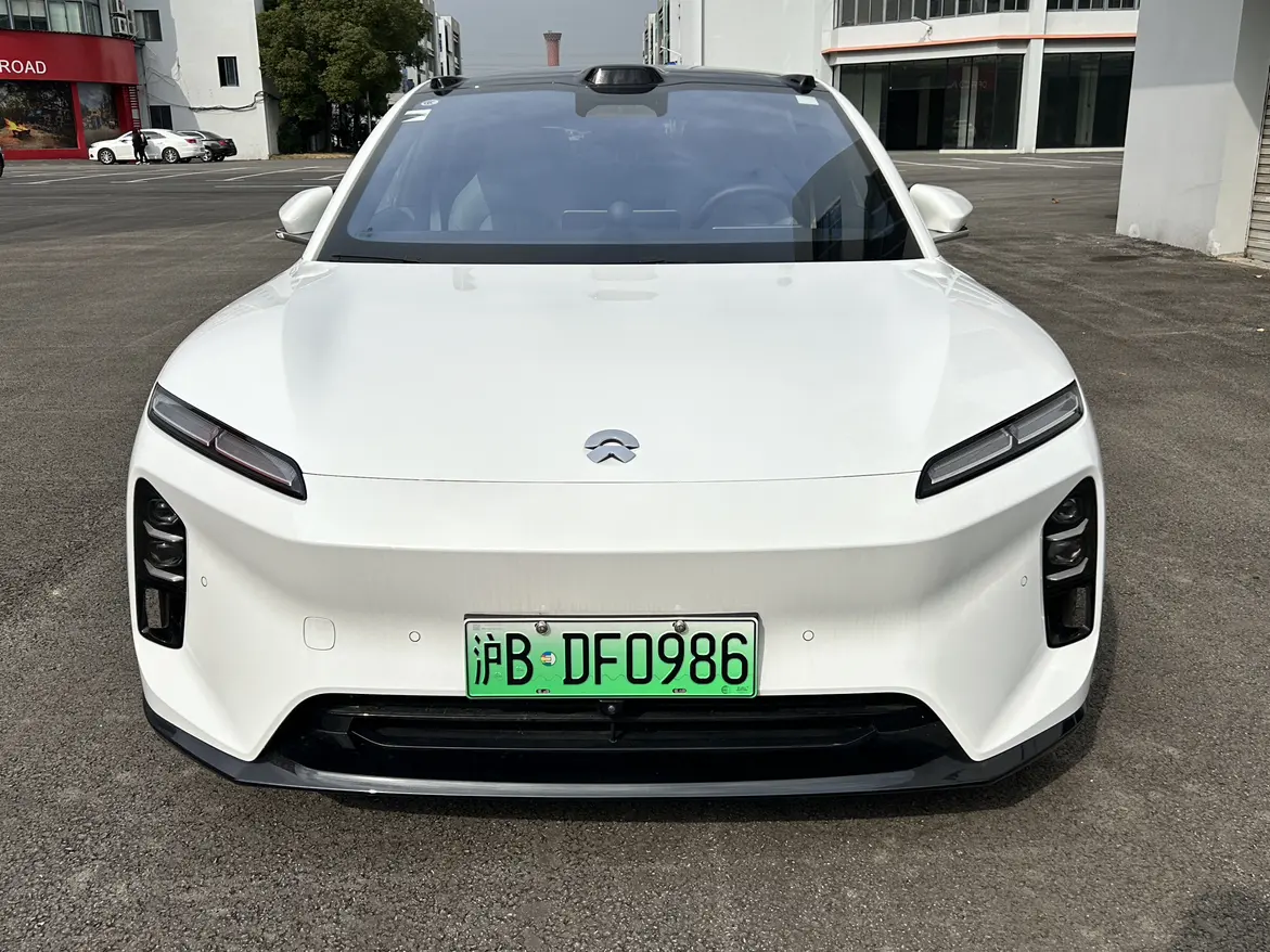 NIO ET5  из Китая