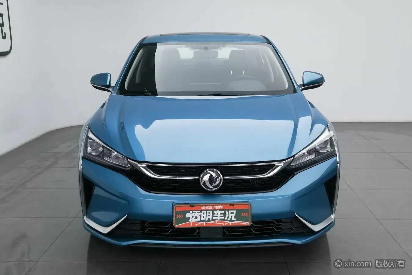 Dongfeng Yixuan  из Китая
