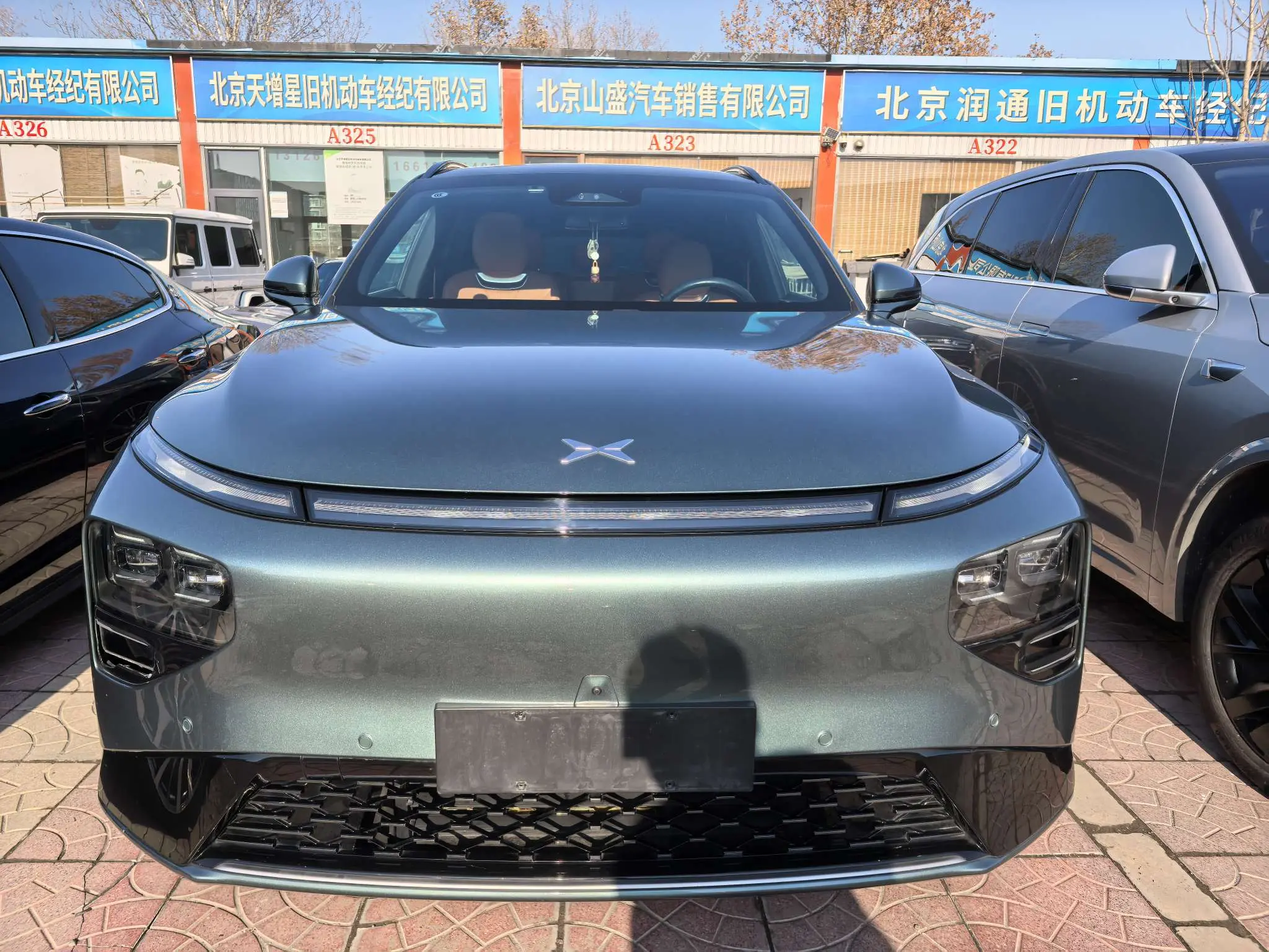 Xpeng G9  из Китая