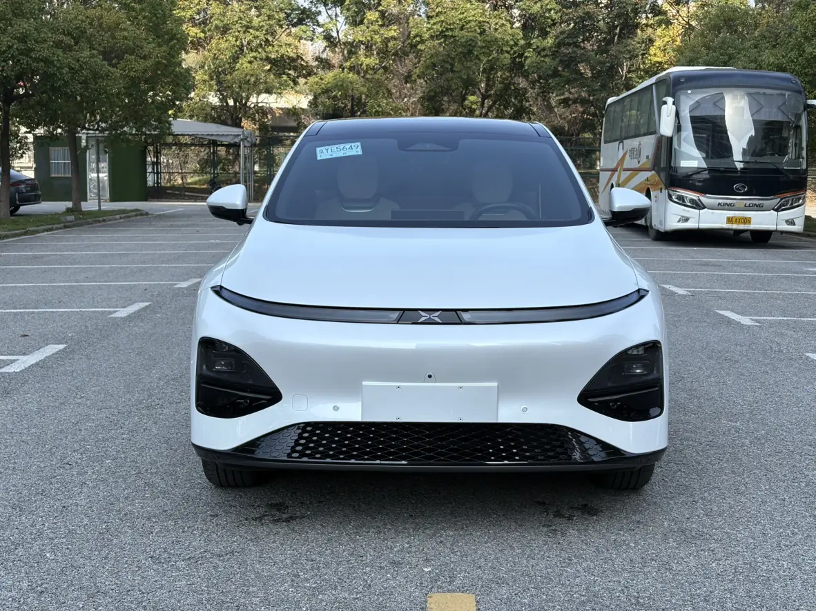 Xpeng G6  из Китая