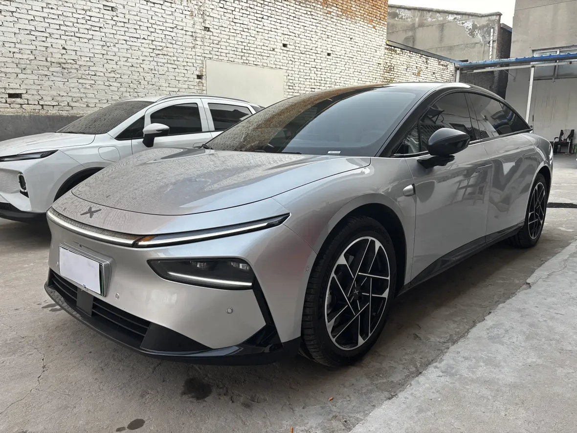 Xpeng P7+  из Китая