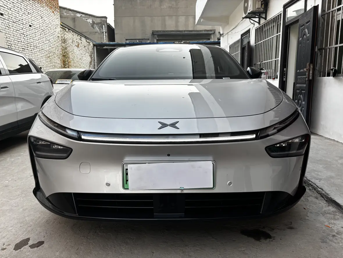 Xpeng P7+  из Китая