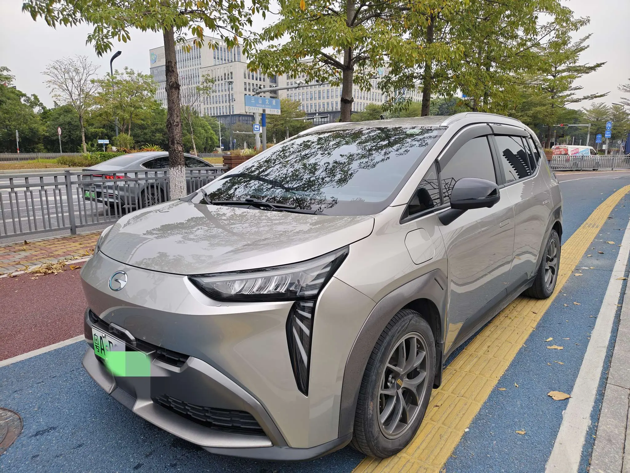 AION Y  из Китая