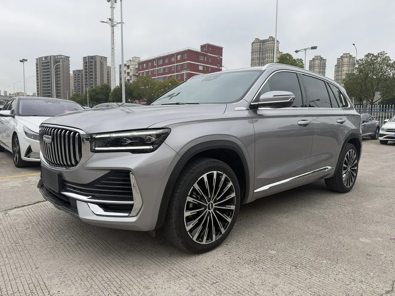 Geely Monjaro (Xingyue L)  из Китая