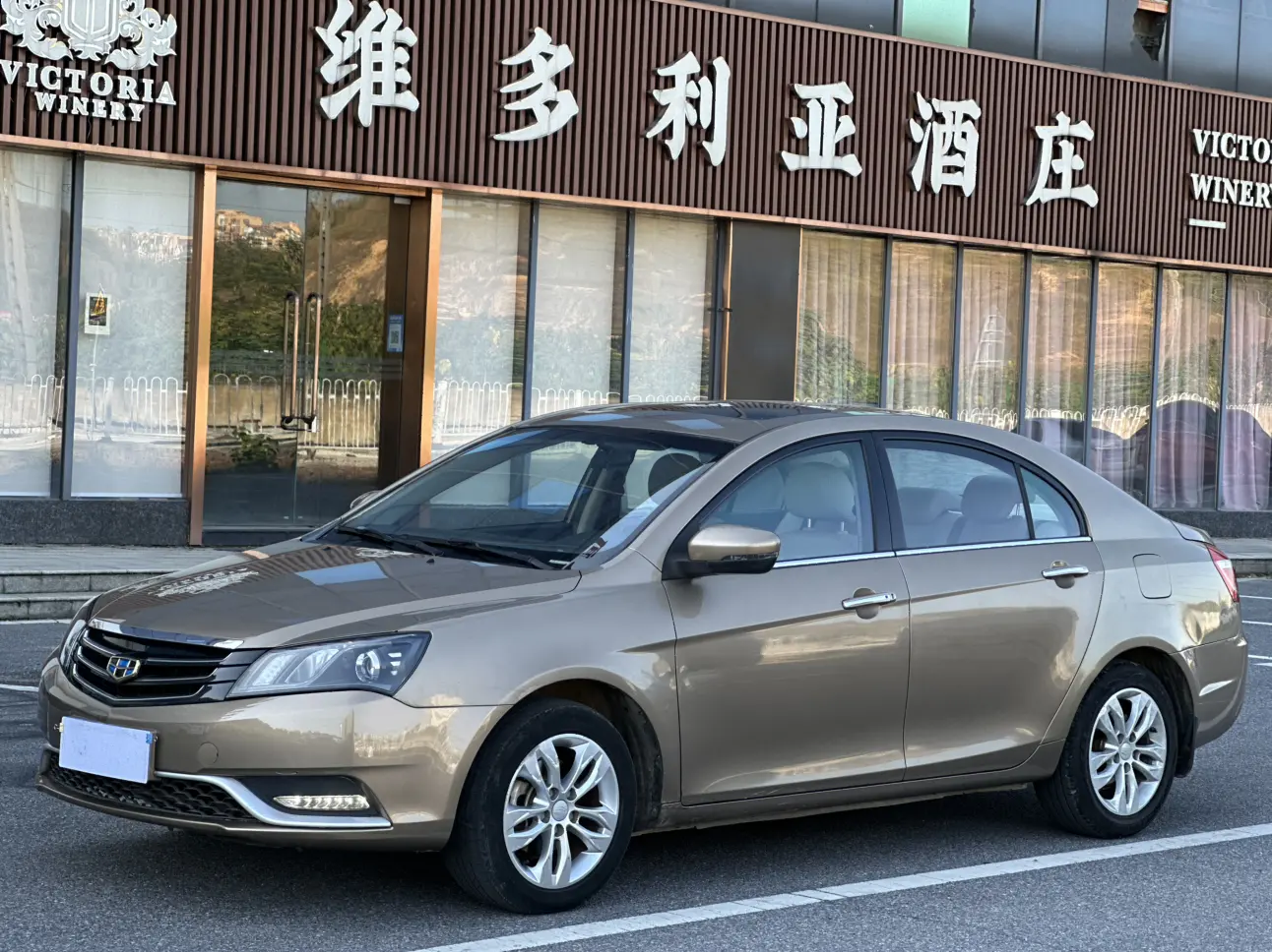 Geely Emgrand  из Китая