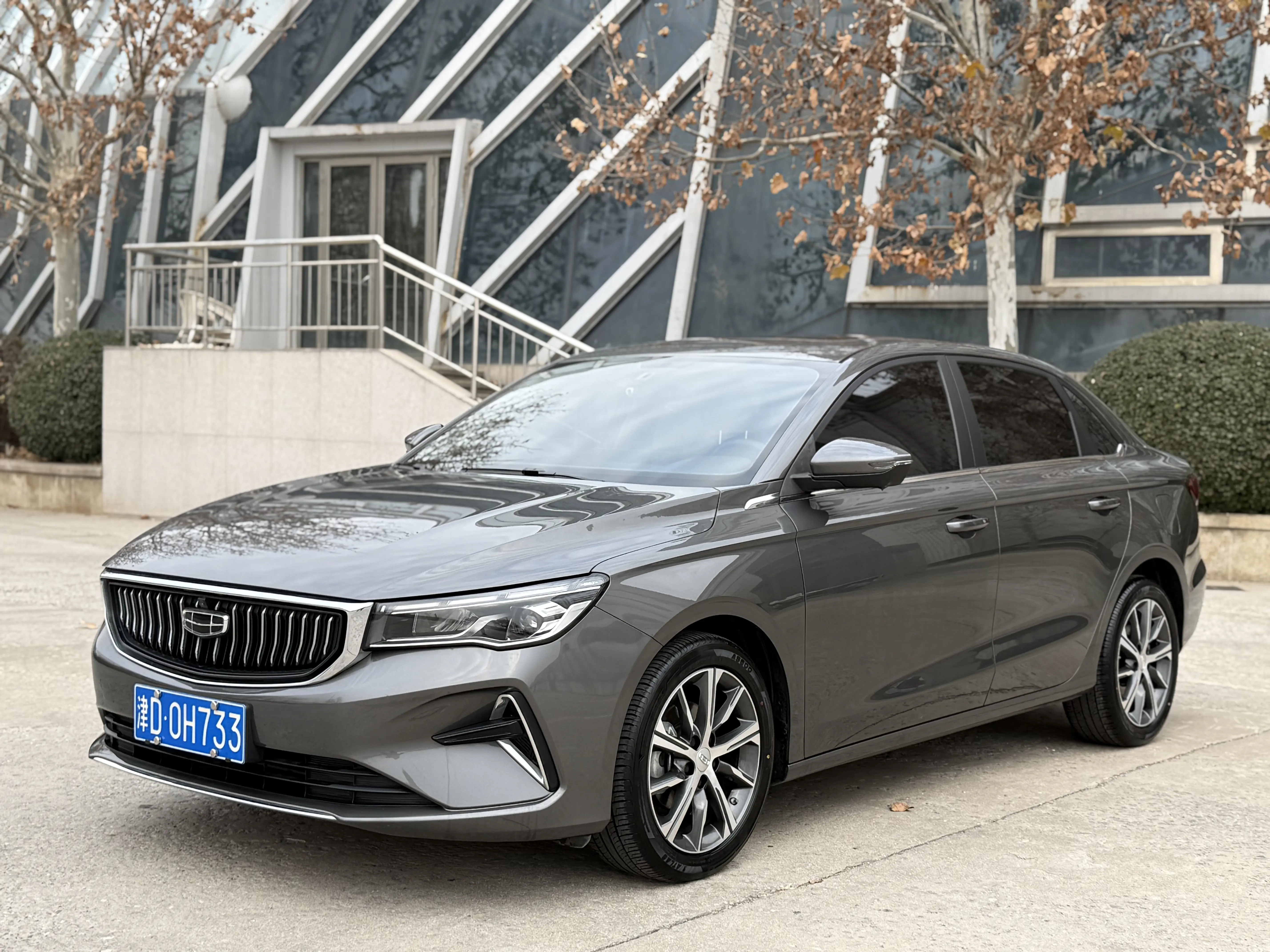 Geely Emgrand  из Китая