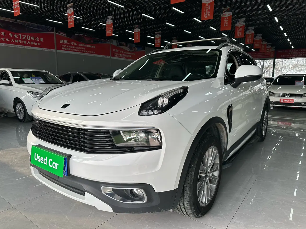 Lynk & Co 01  из Китая