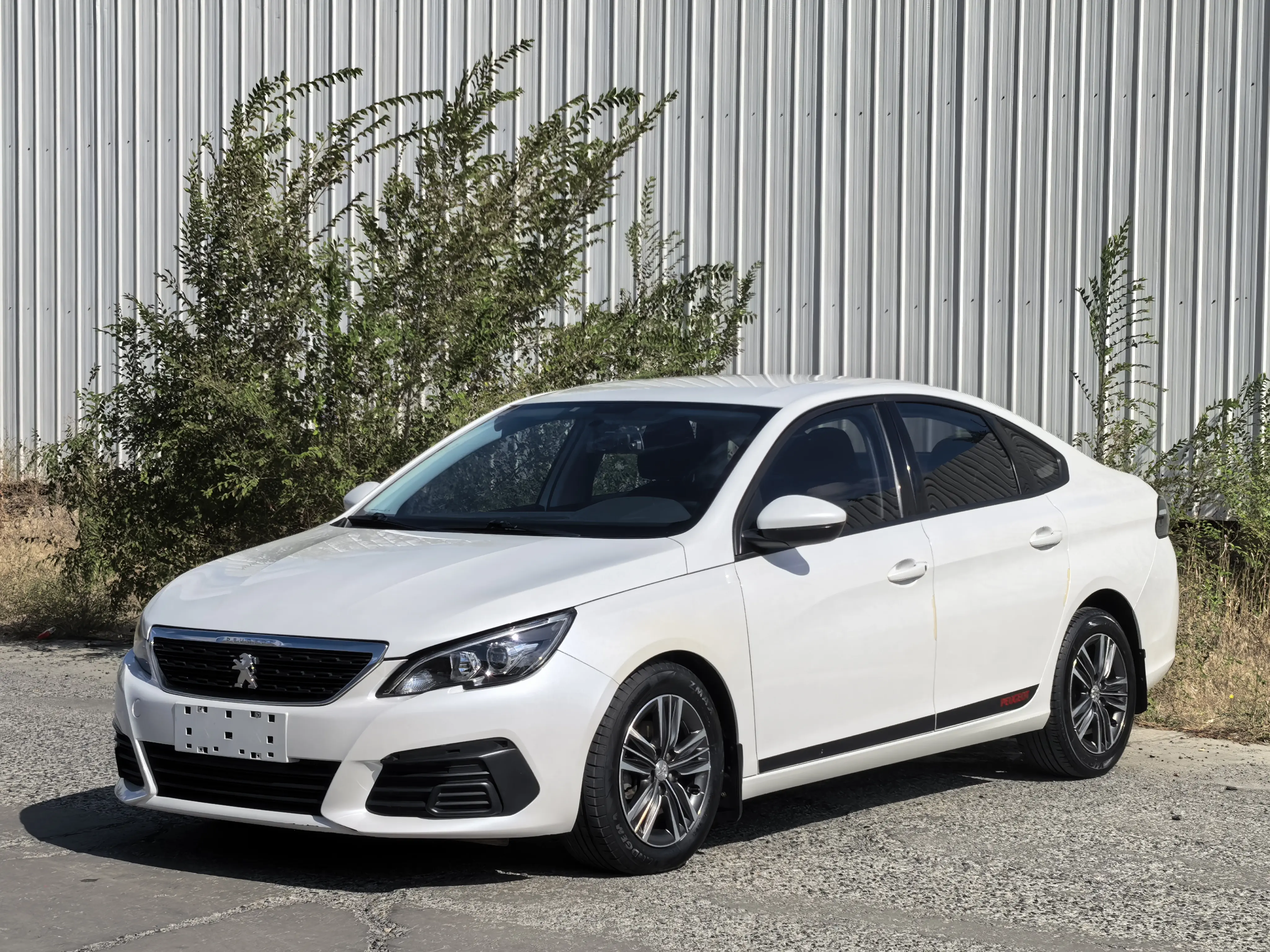 Peugeot 308  из Китая