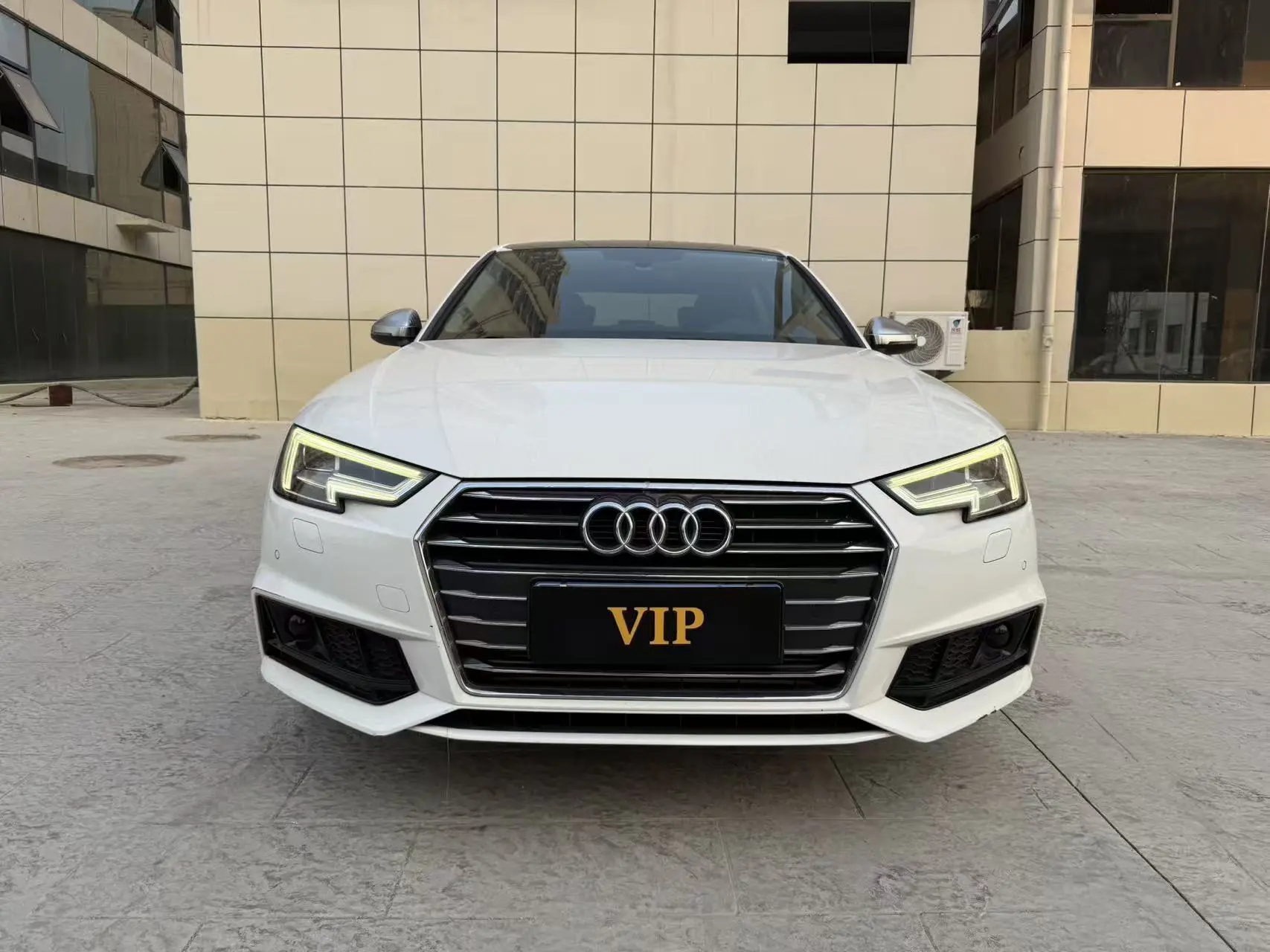 Audi A4L  из Китая