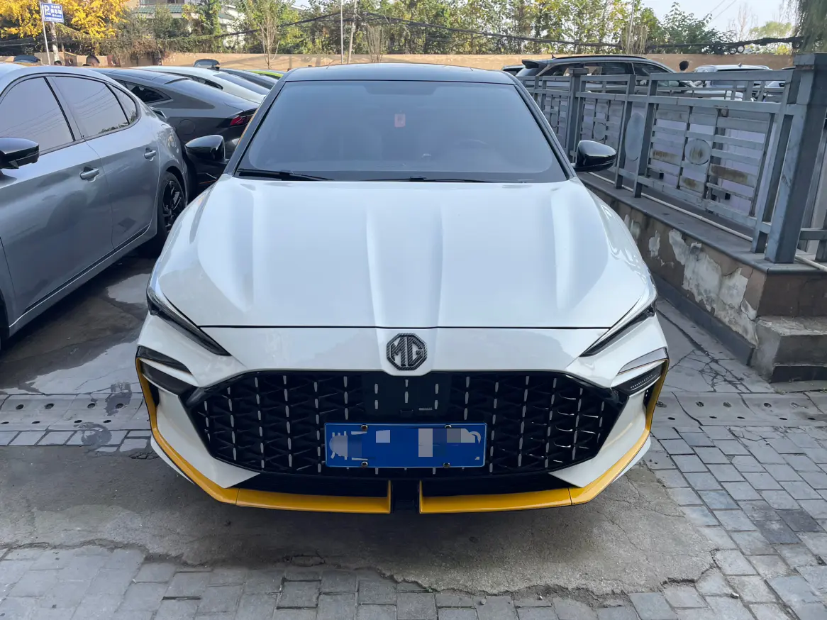 MG 6  из Китая