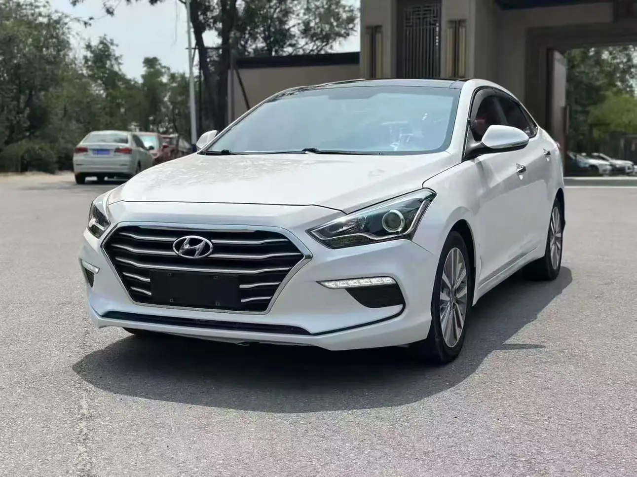 Hyundai Famous pictures  из Китая