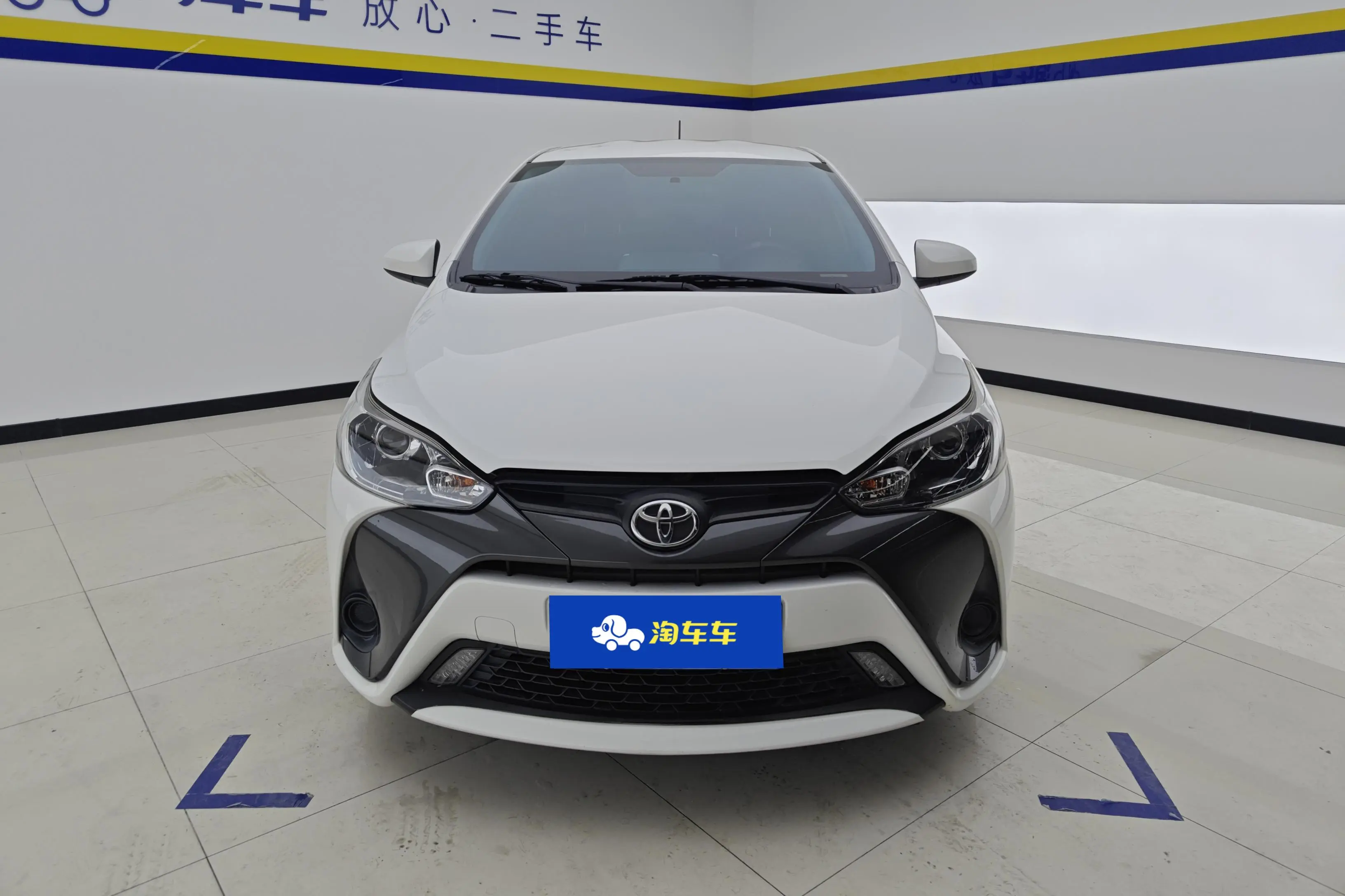 Toyota Yaris L  из Китая