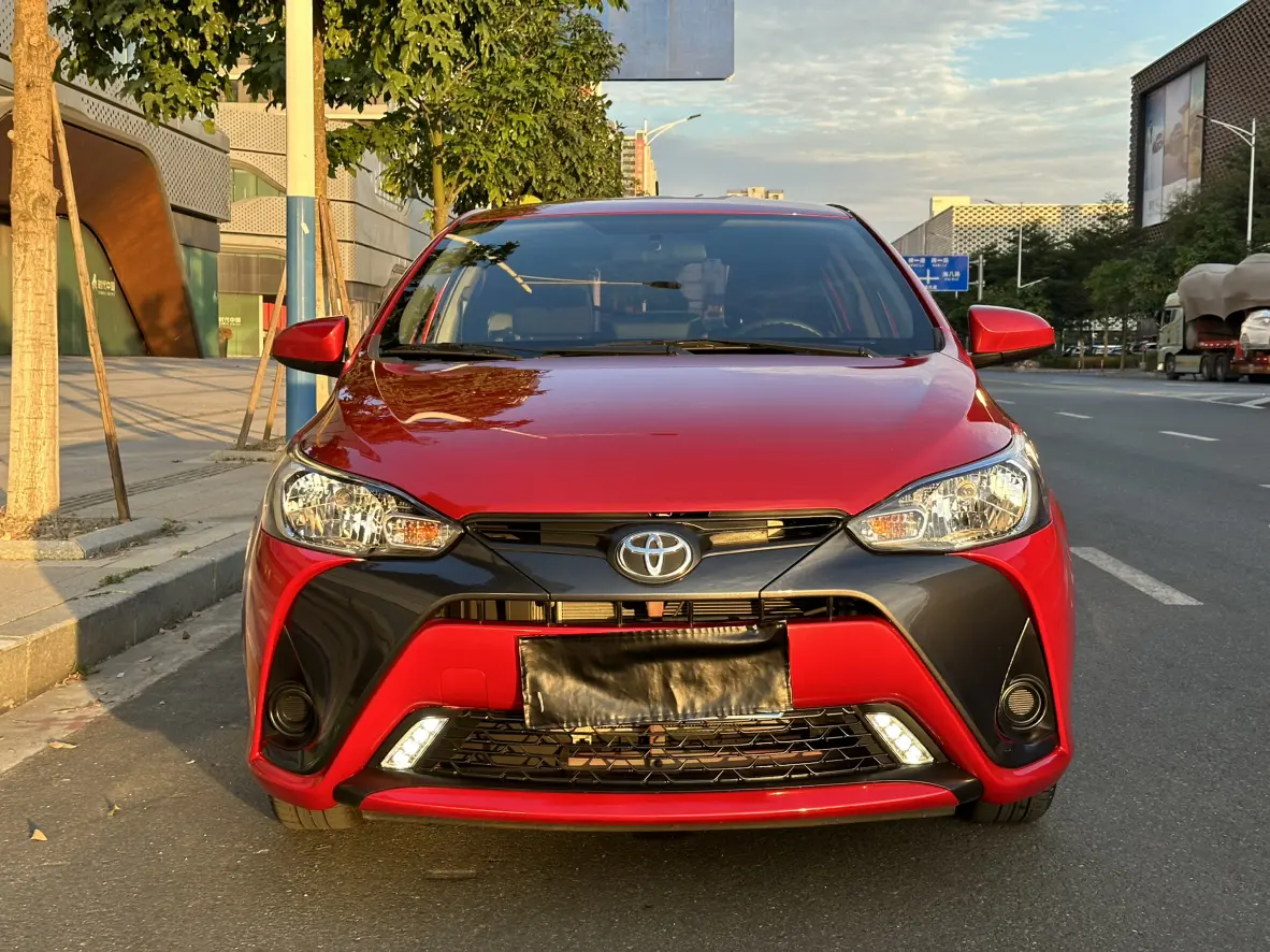 Toyota Yaris L  из Китая