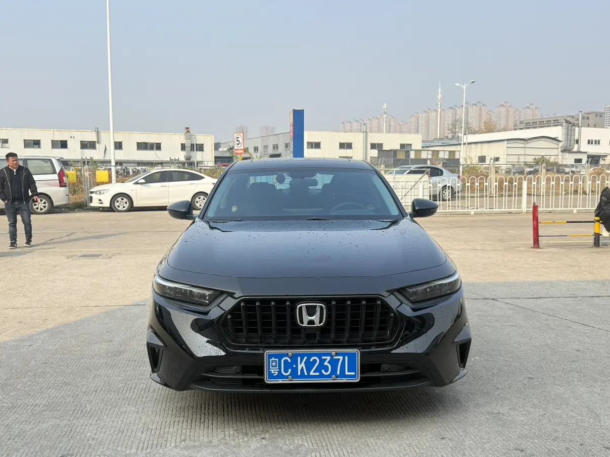 Honda Inspire (Yingshipai)  из Китая