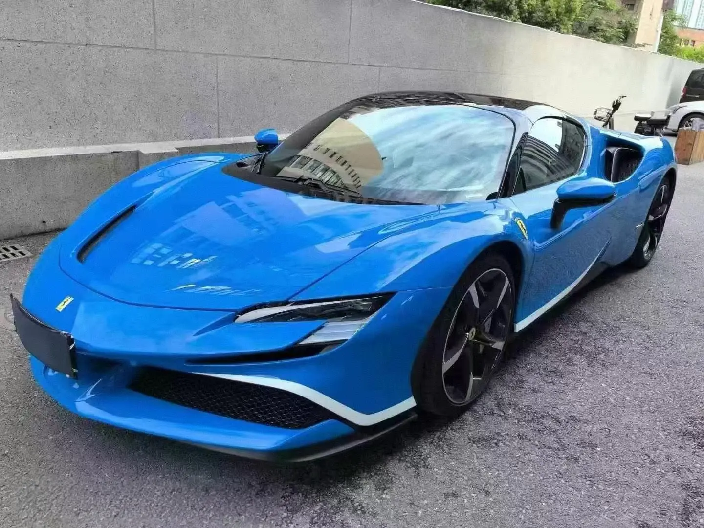 Ferrari SF90  из Китая