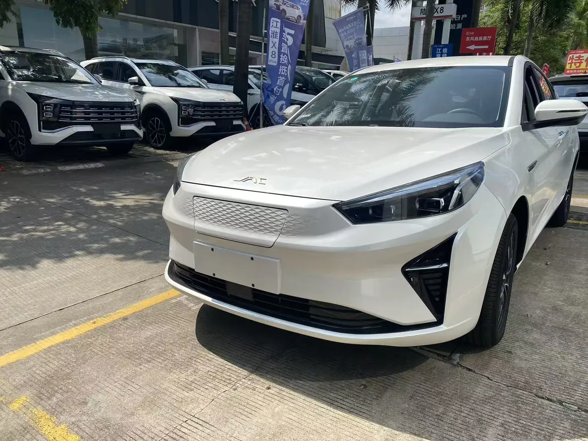 Jianghuai Love to run  из Китая