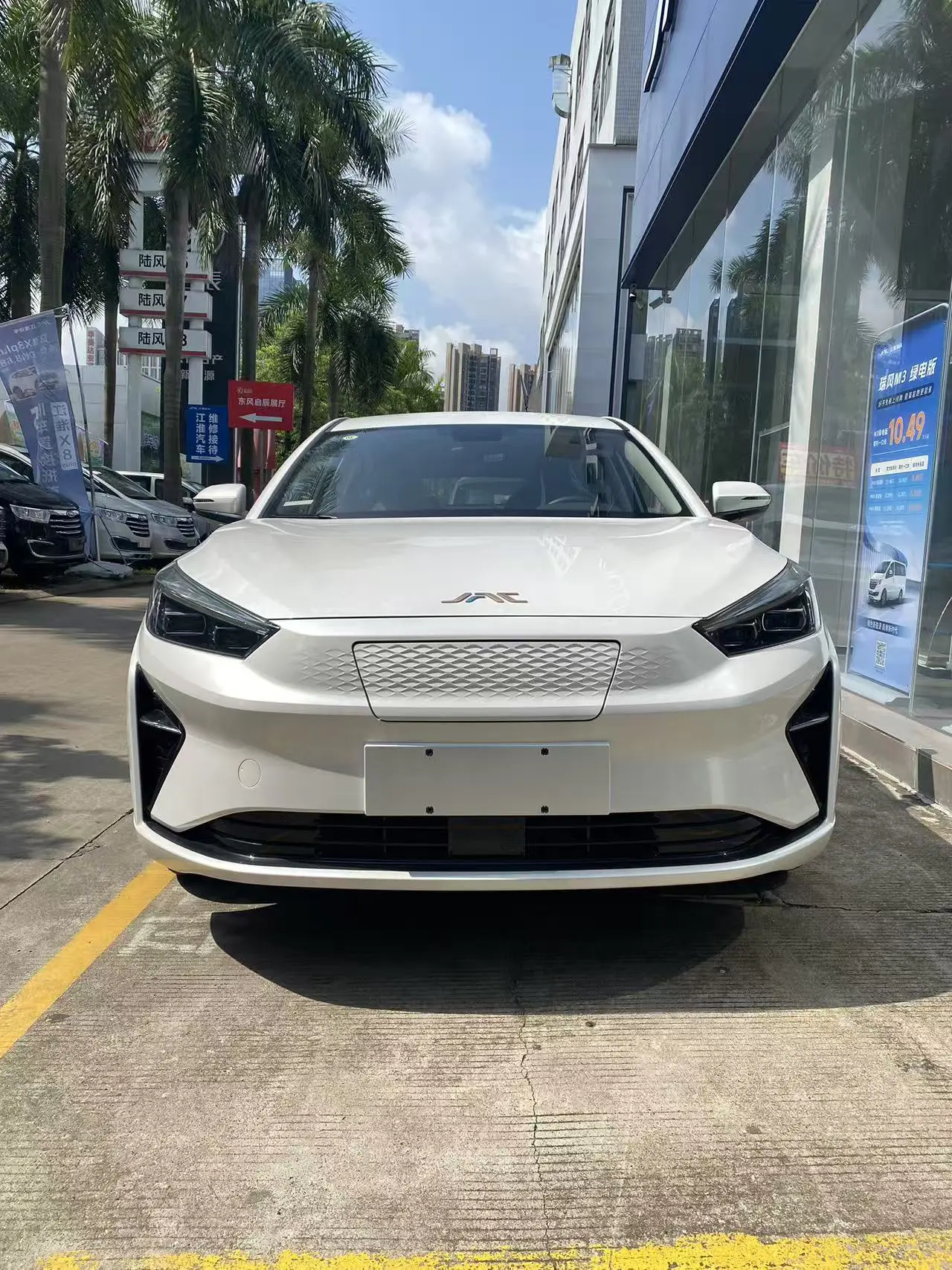 Jianghuai Love to run  из Китая