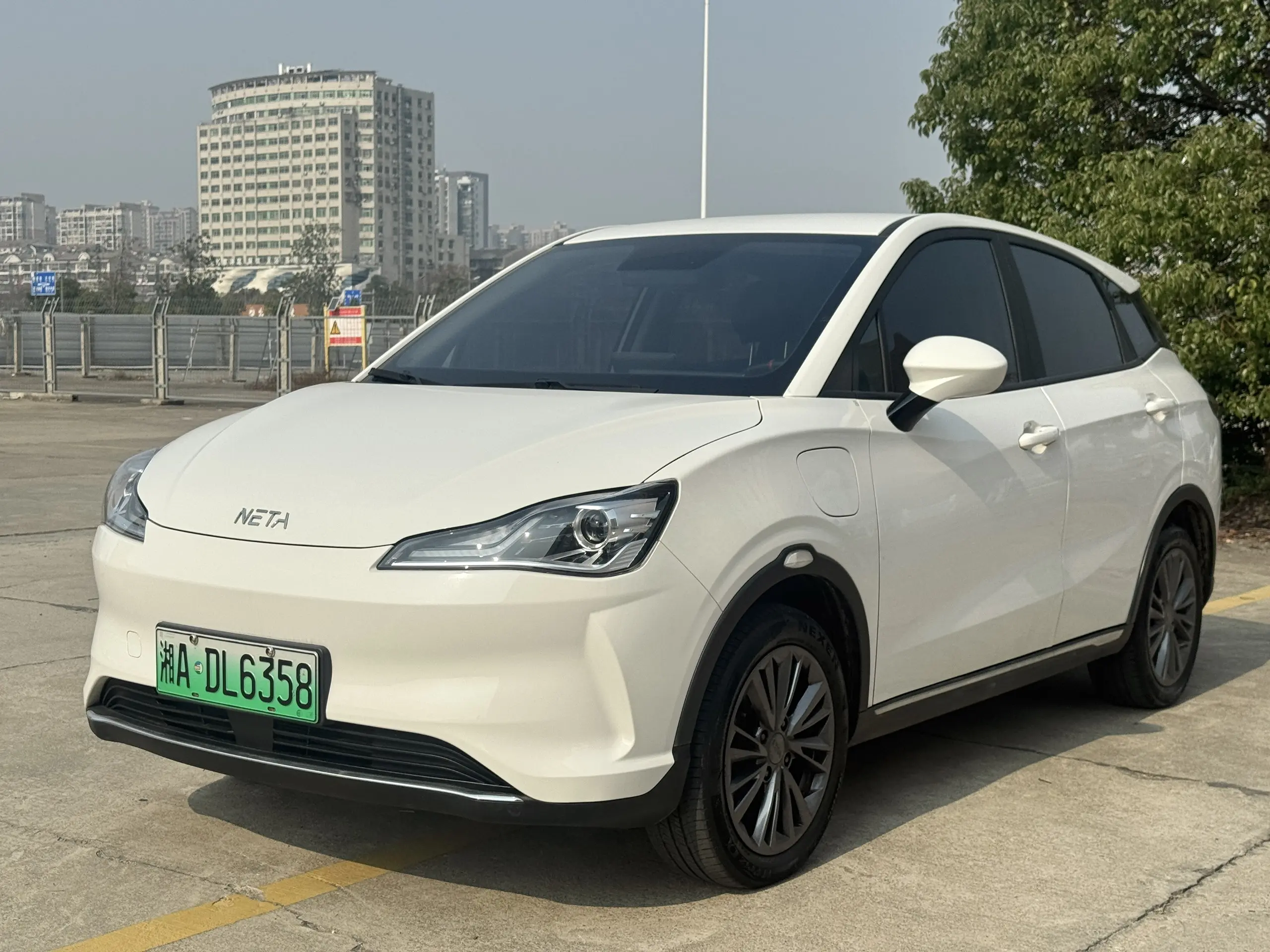 NETA Nezha V  из Китая