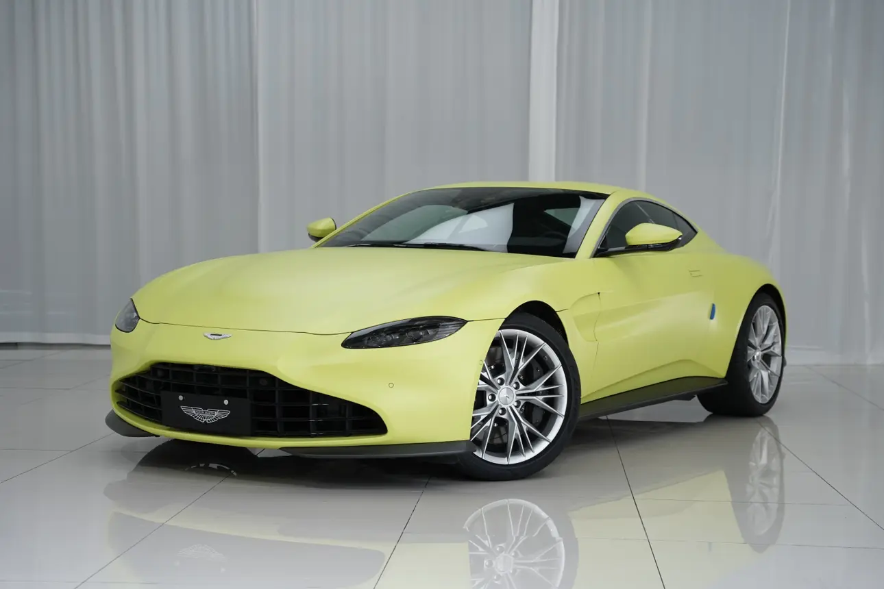 Aston Martin Vantage  из Китая