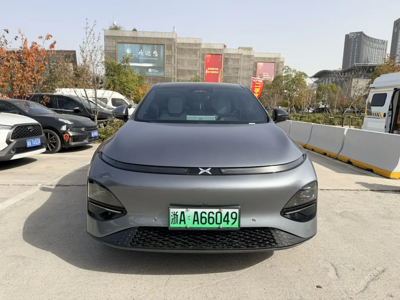 Xpeng G6  из Китая