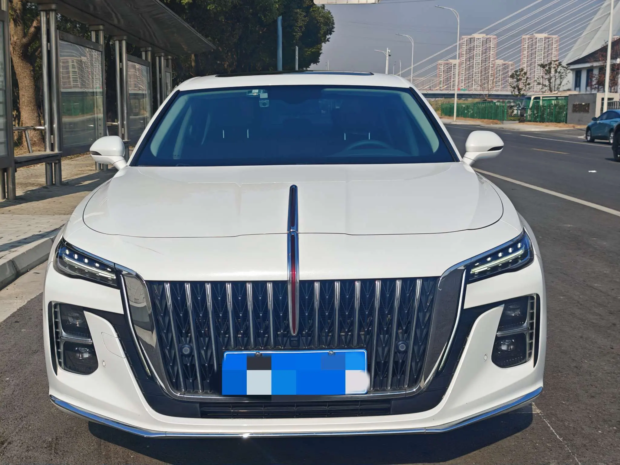 Hongqi H5  из Китая