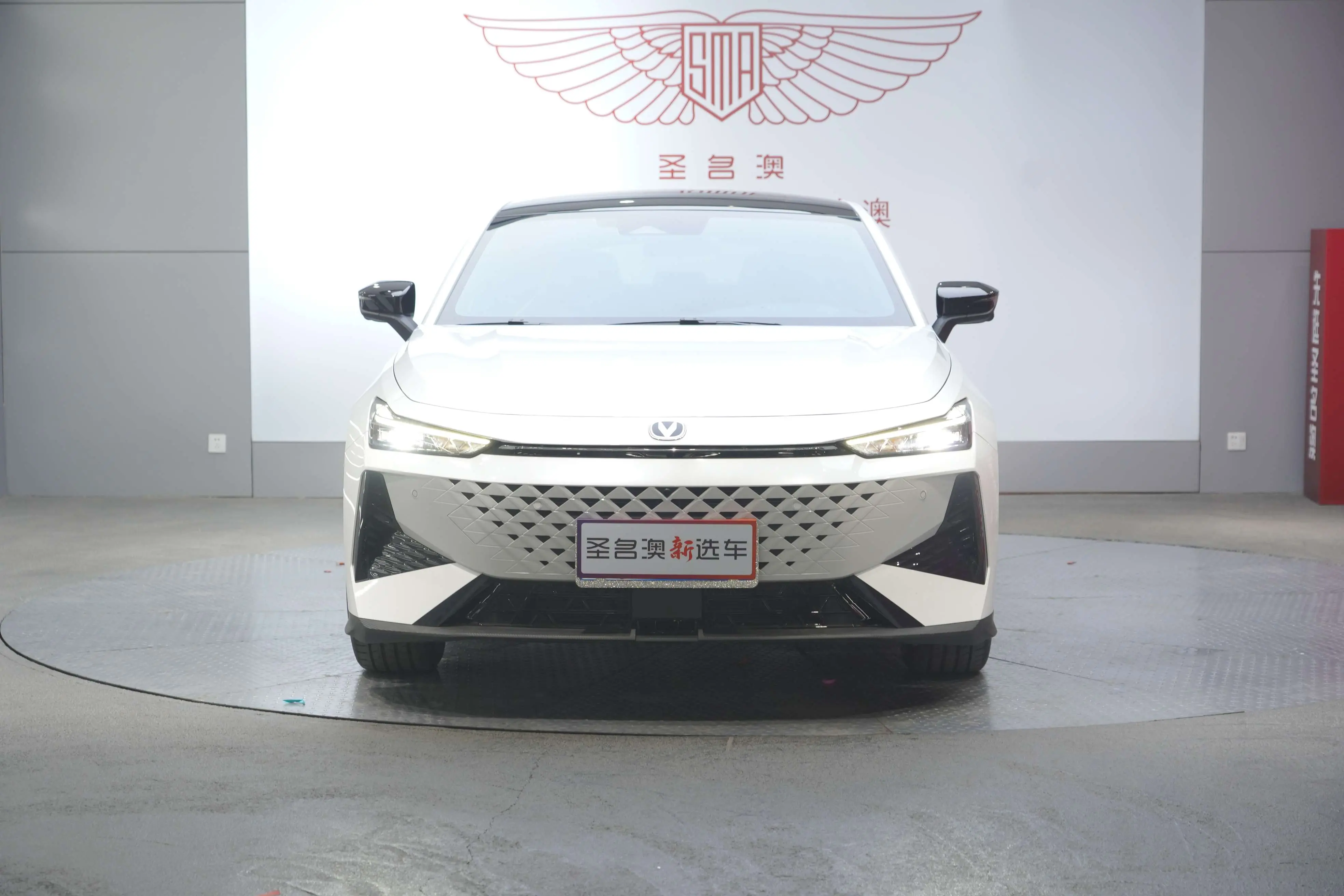 Changan UNI-V  из Китая