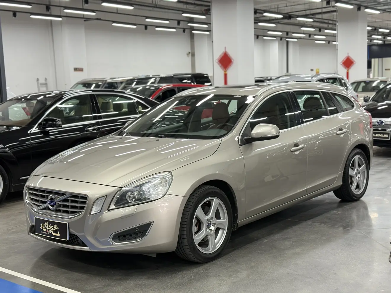 Volvo V60  из Китая