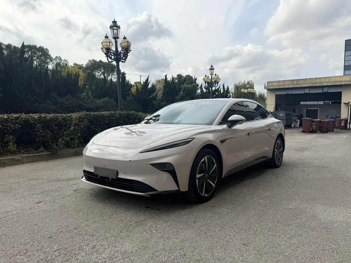 Rising Auto Feifan F7  из Китая