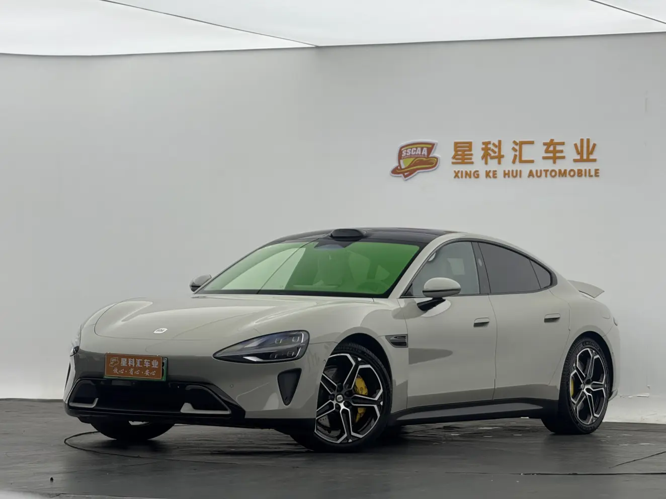 Xiaomi car Xiaomi SU7  из Китая