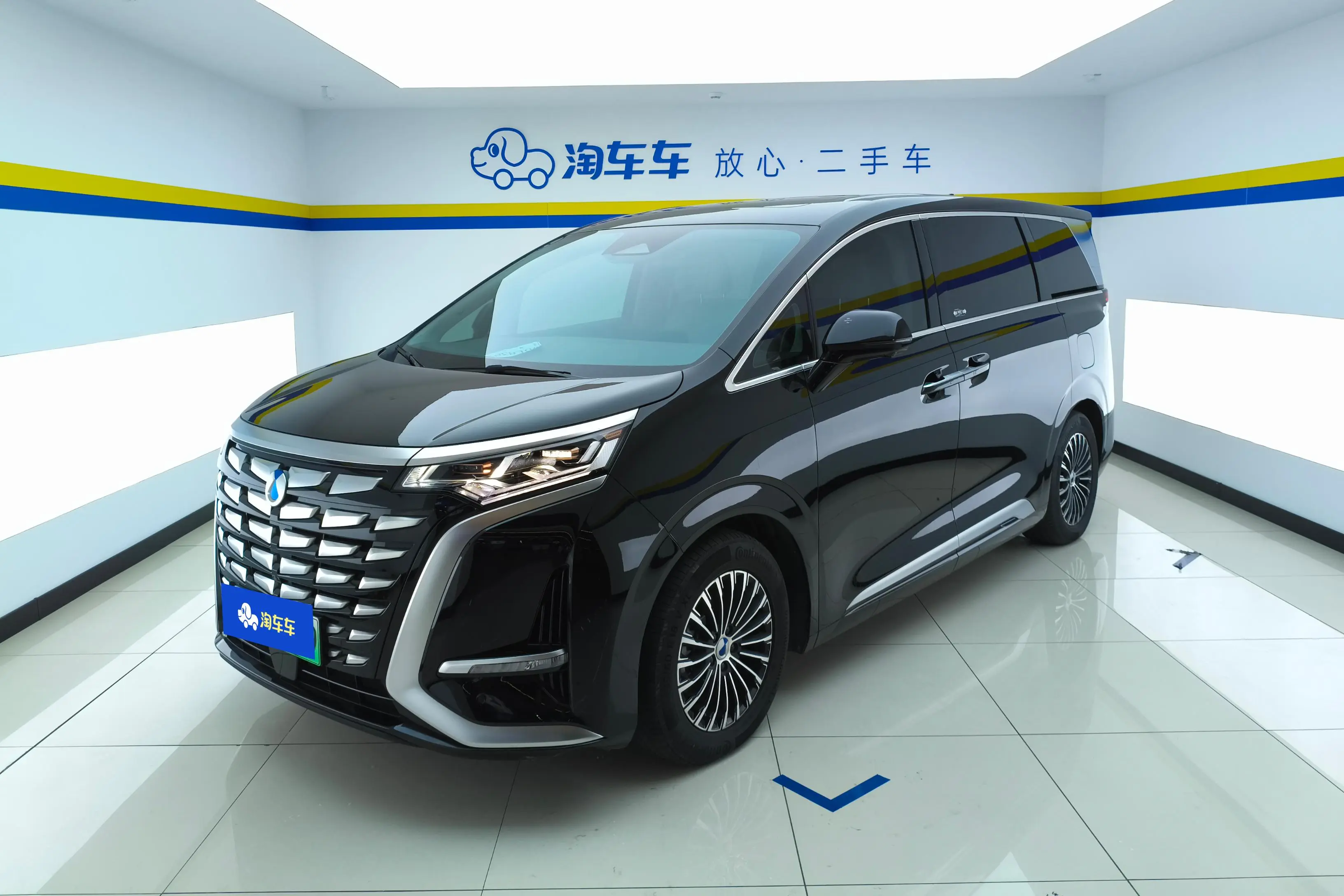 Denza D9 DM  из Китая