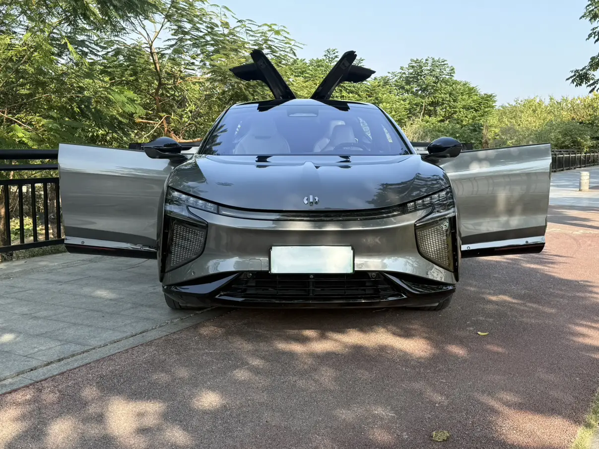 HiPhi X  из Китая