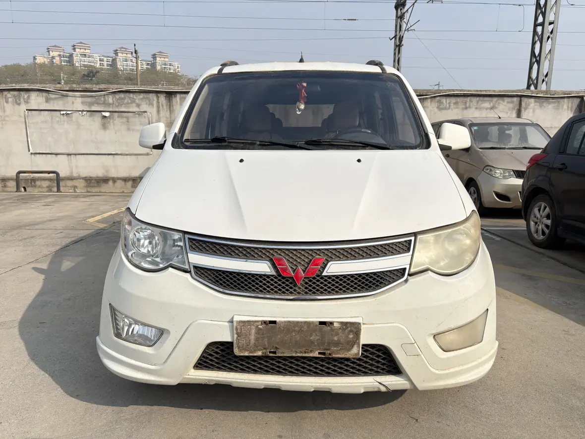 Wuling Hongguang  из Китая