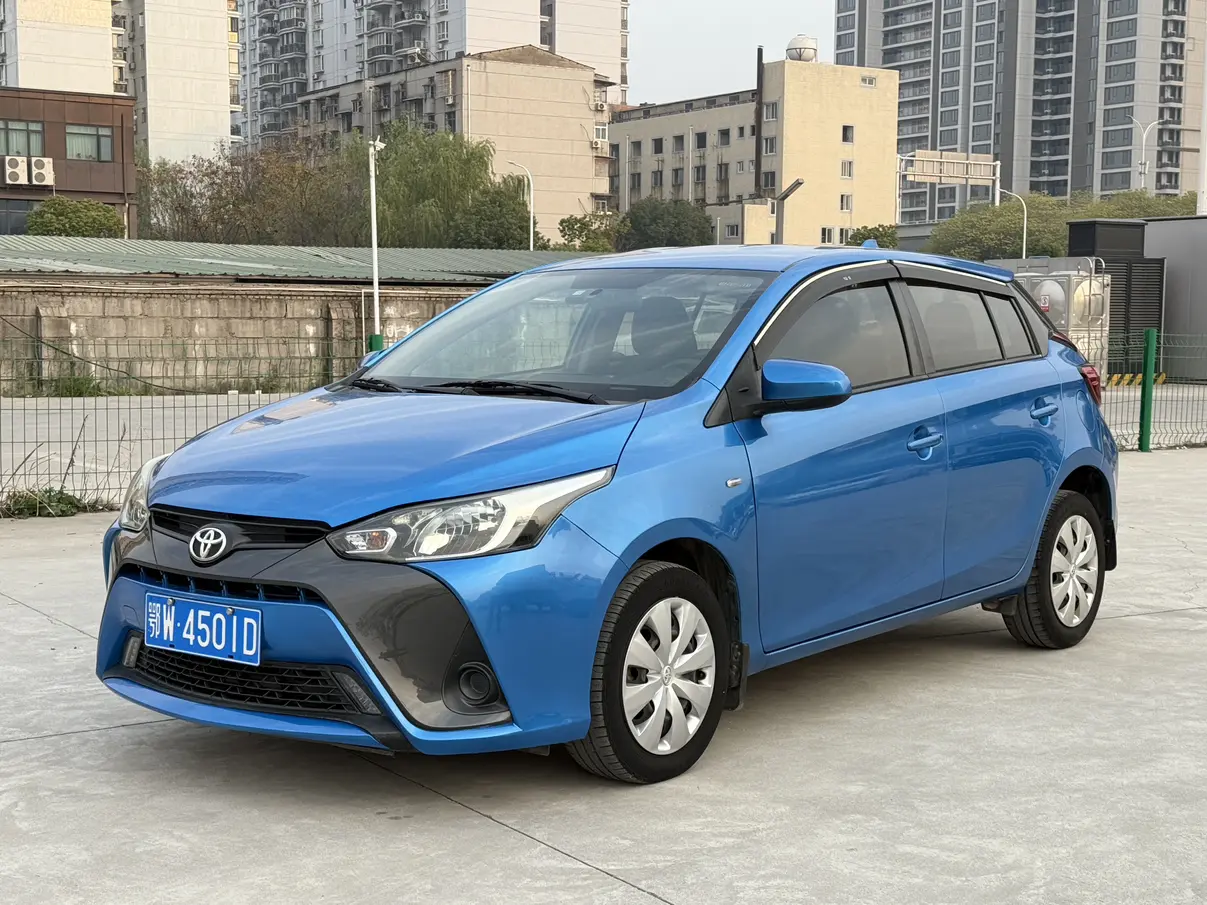 Toyota Yaris L  из Китая