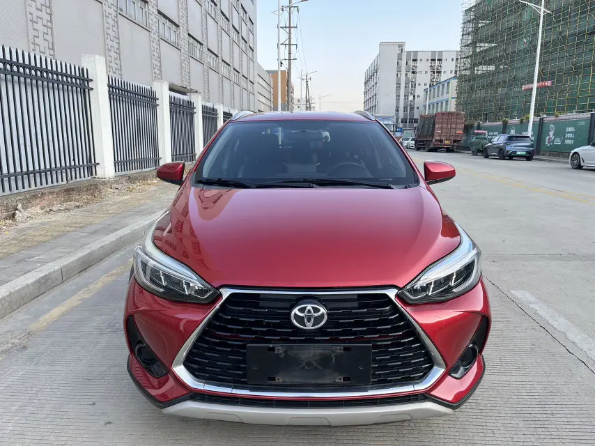 Toyota Yaris L  из Китая