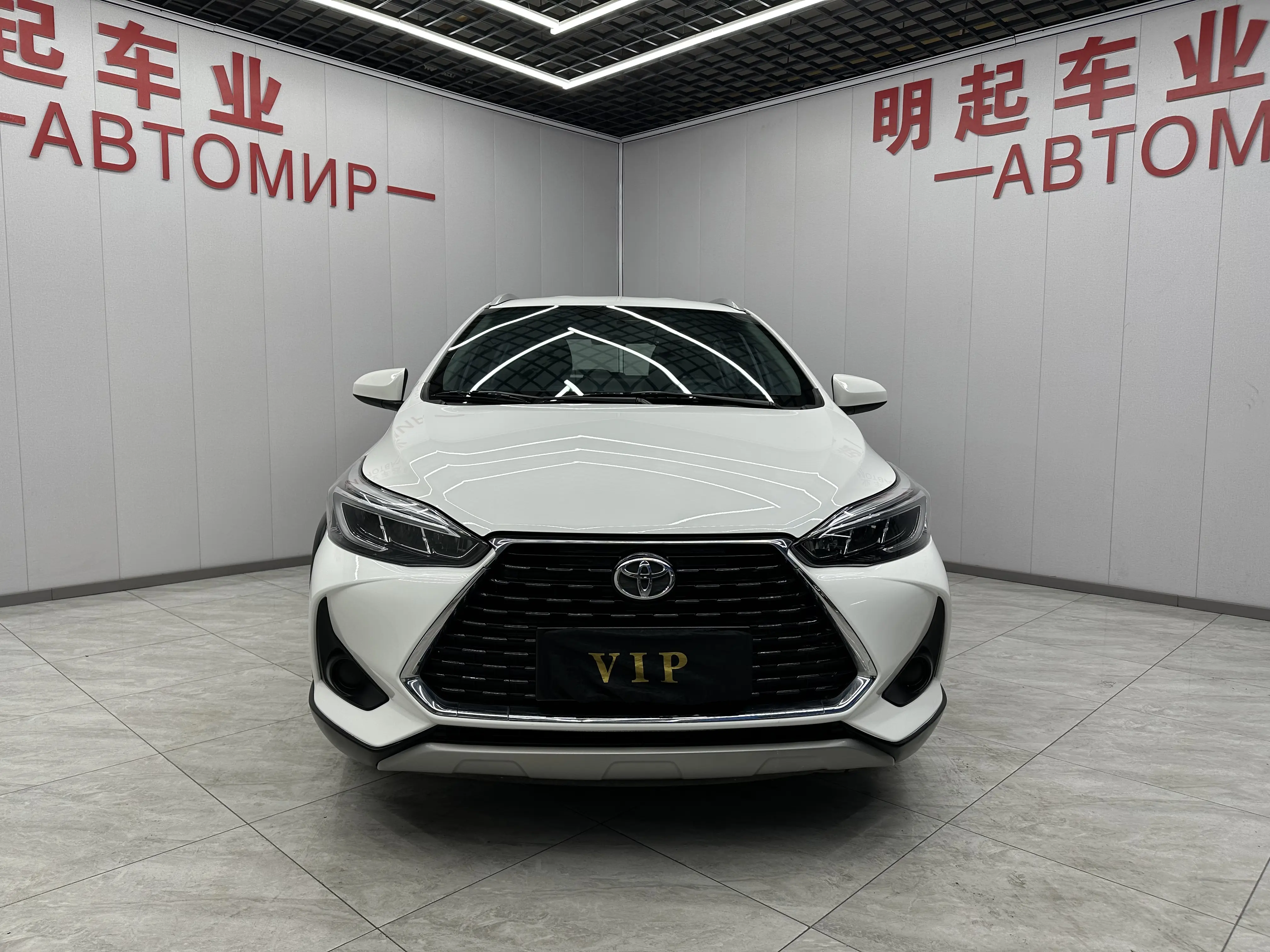 Toyota Yaris L  из Китая