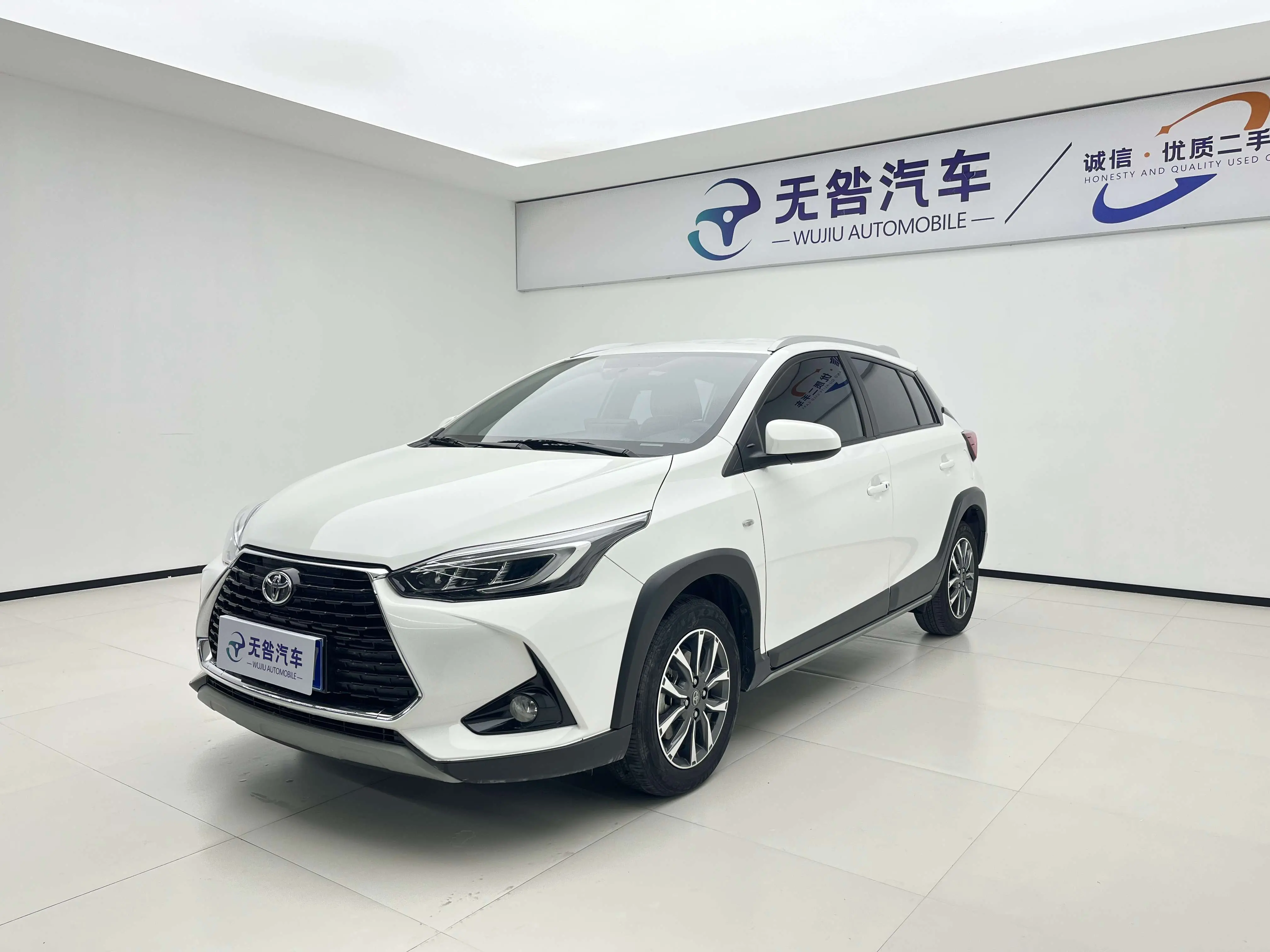 Toyota Yaris L  из Китая