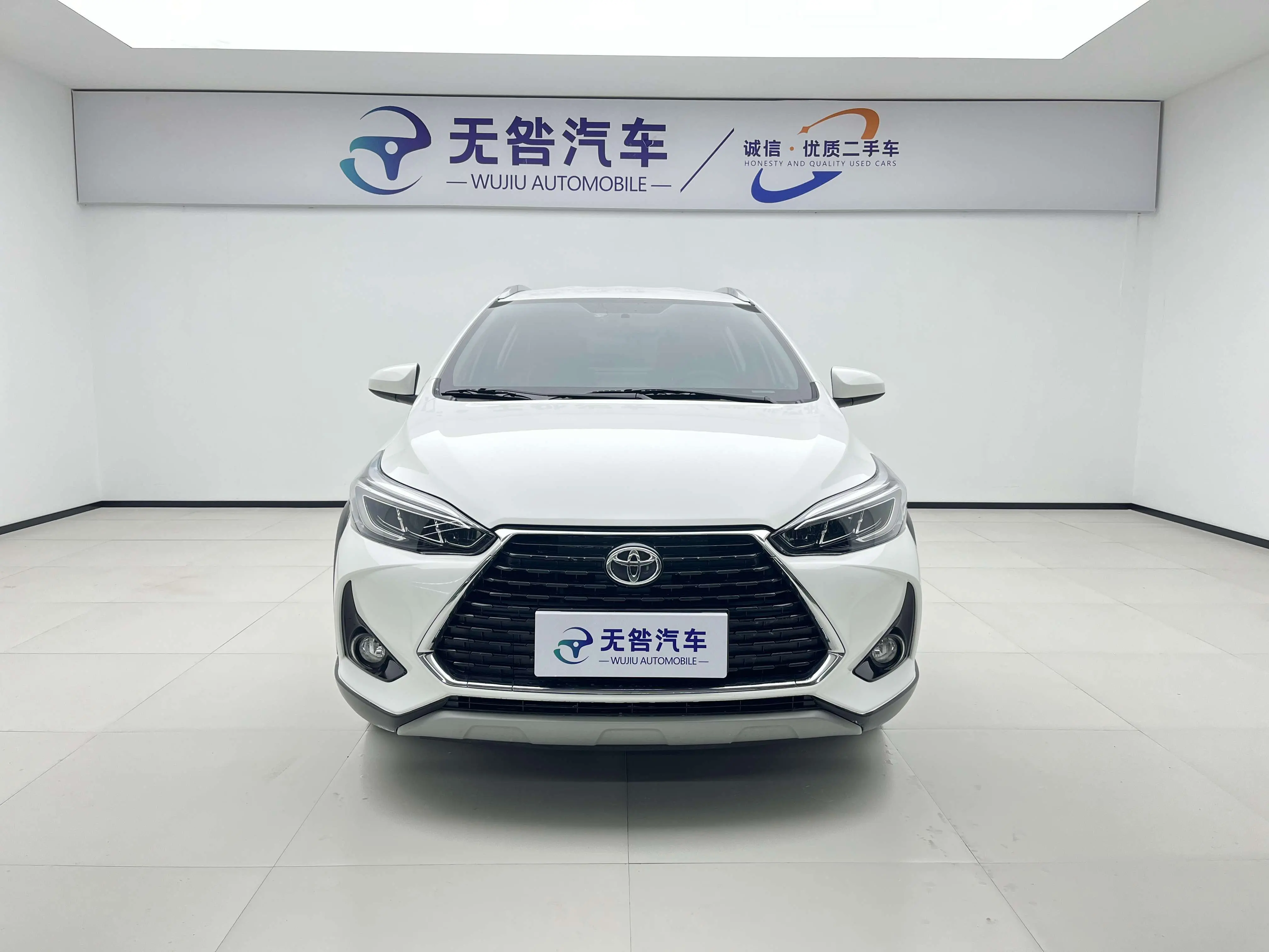 Toyota Yaris L  из Китая