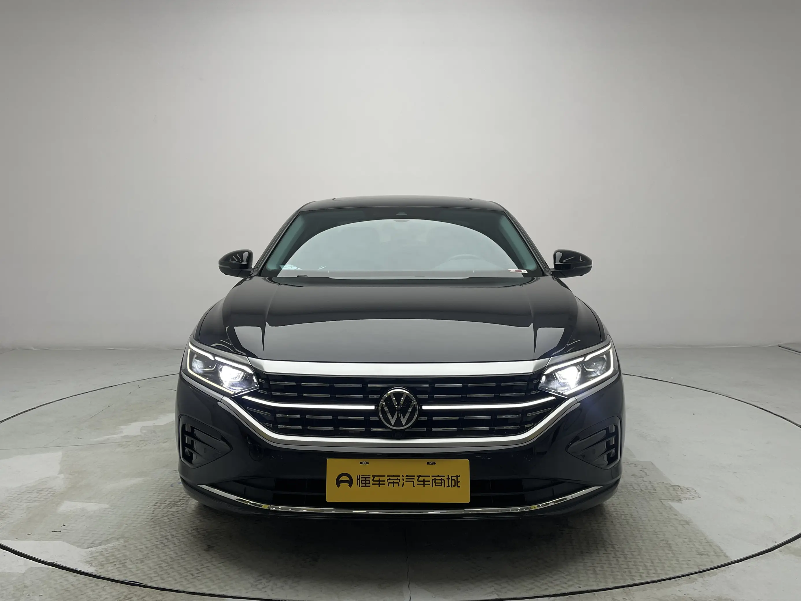 Volkswagen Passat  из Китая