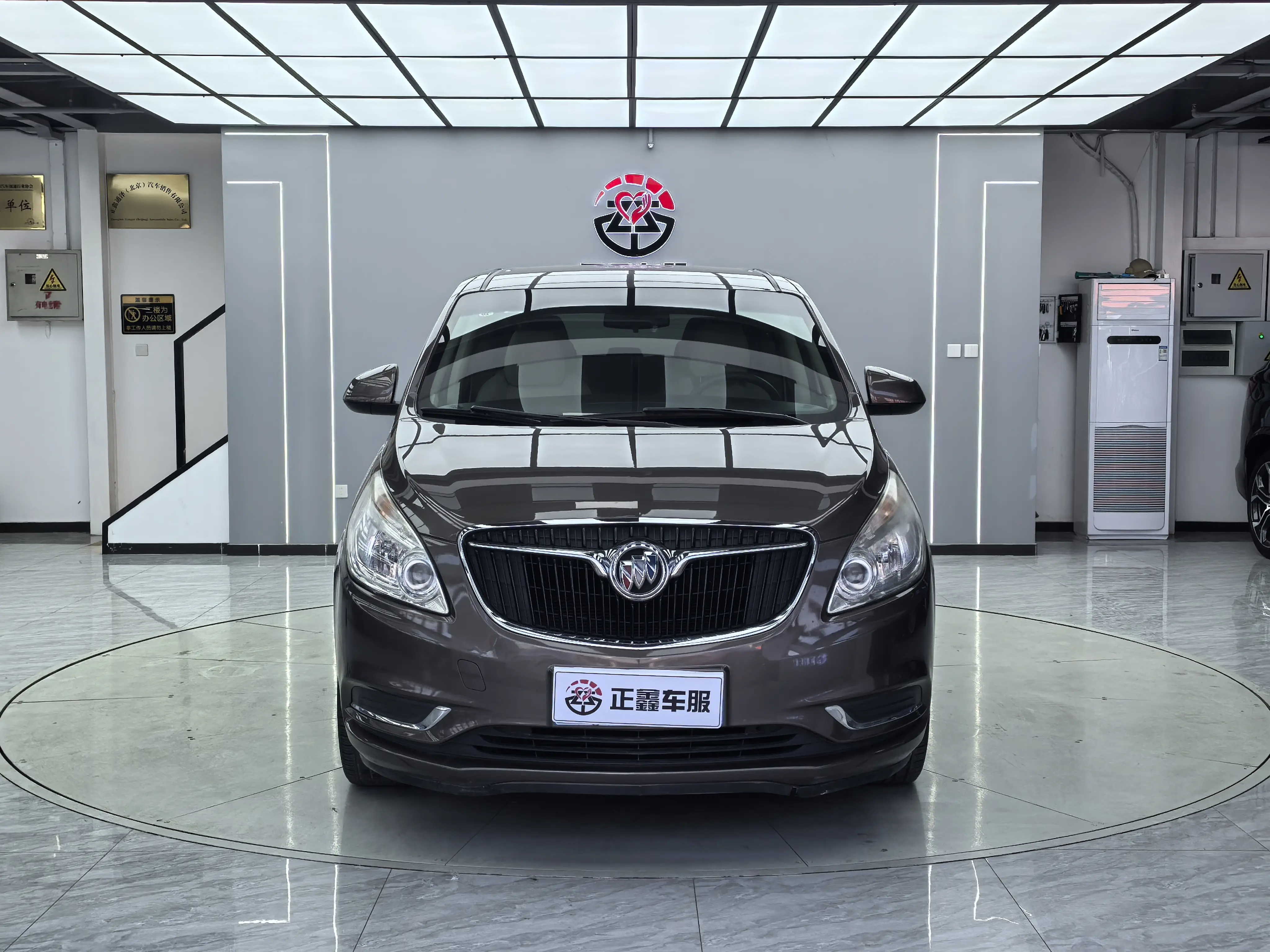 Buick GL8  из Китая