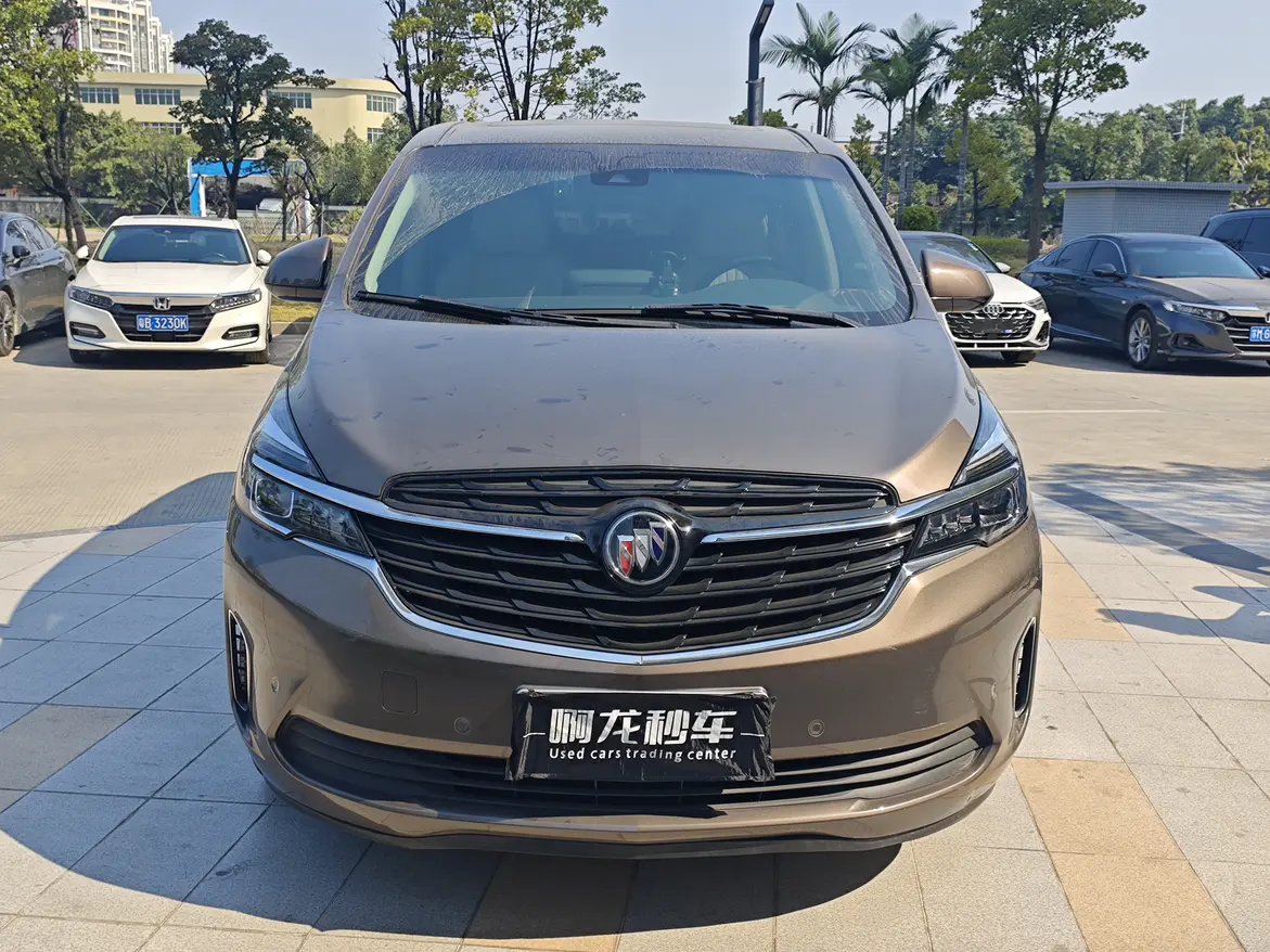 Buick GL8  из Китая