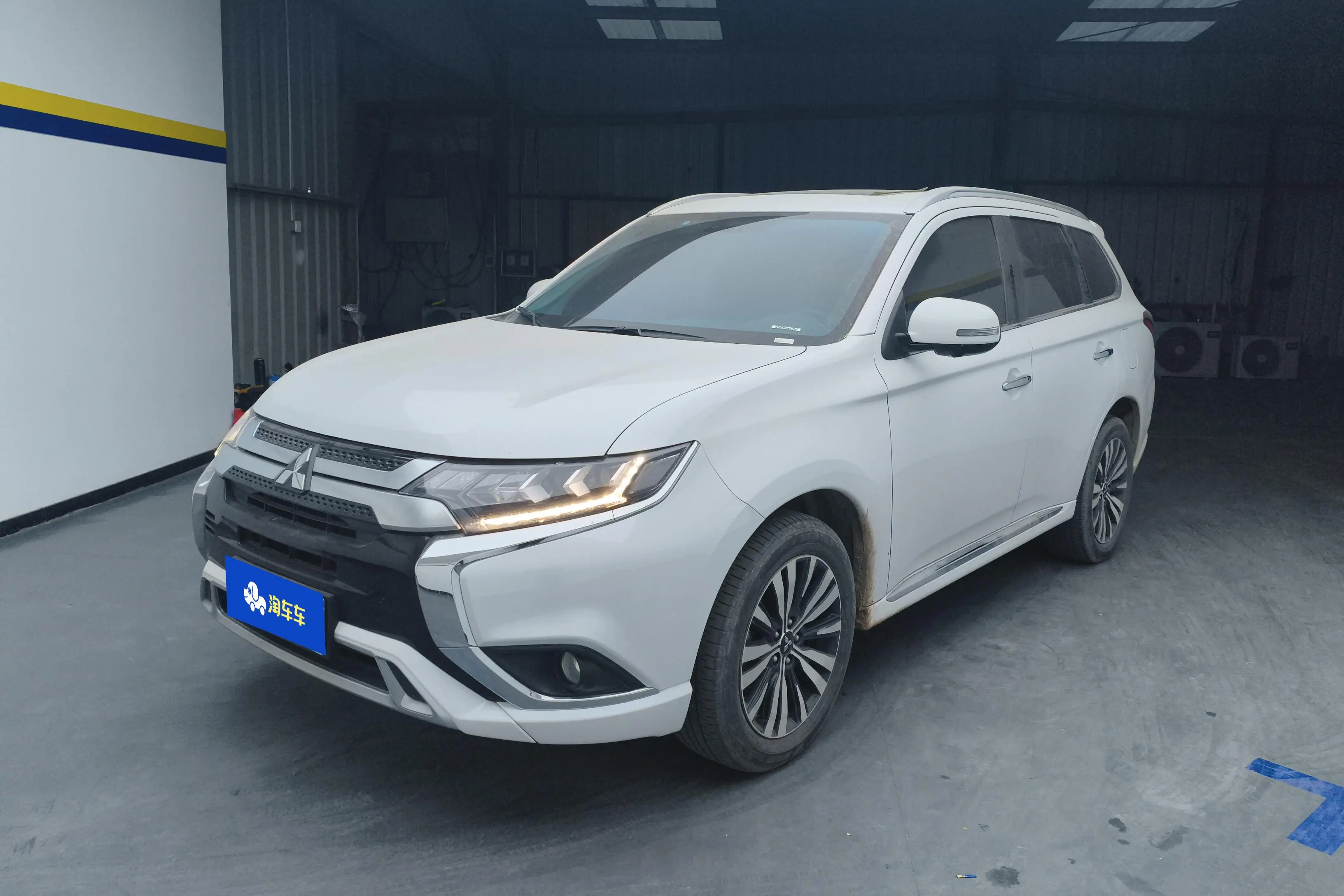 Mitsubishi Outlander  из Китая
