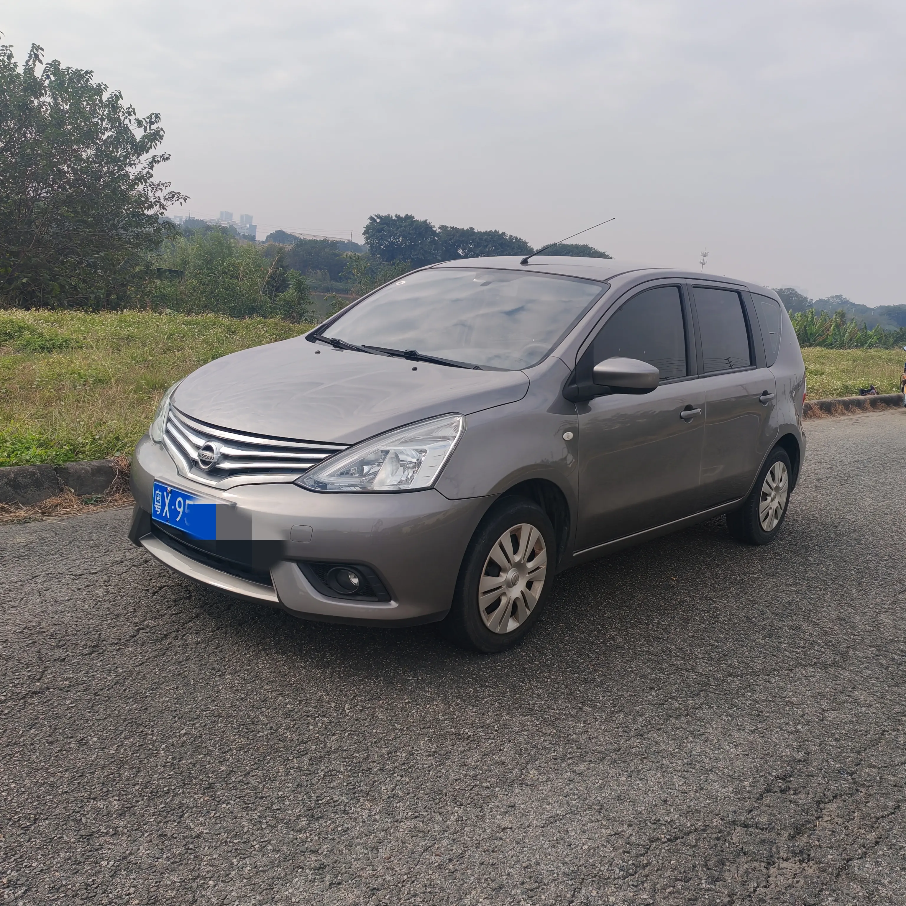 Nissan Li Wei  из Китая