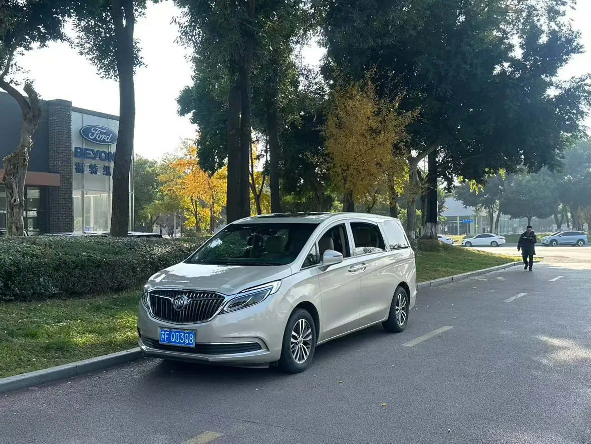 Buick GL8  из Китая