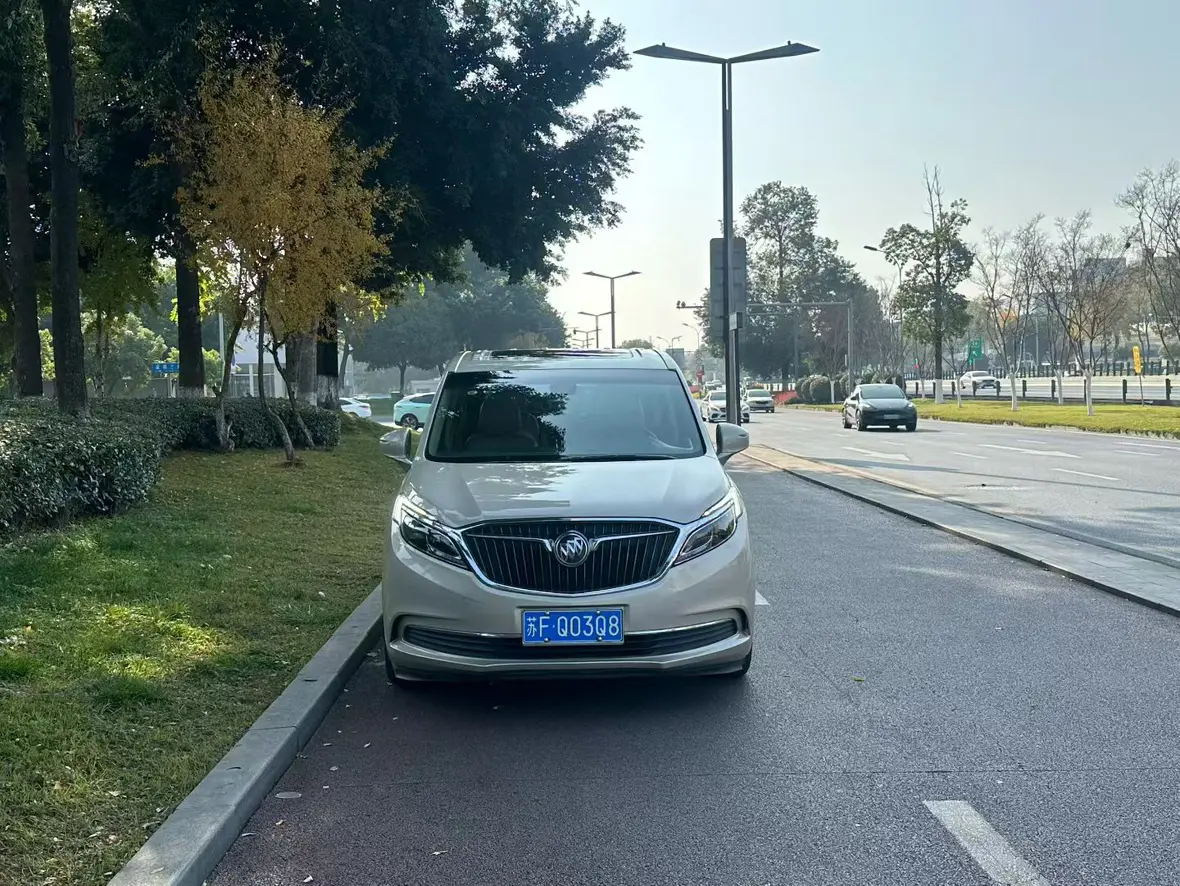 Buick GL8  из Китая