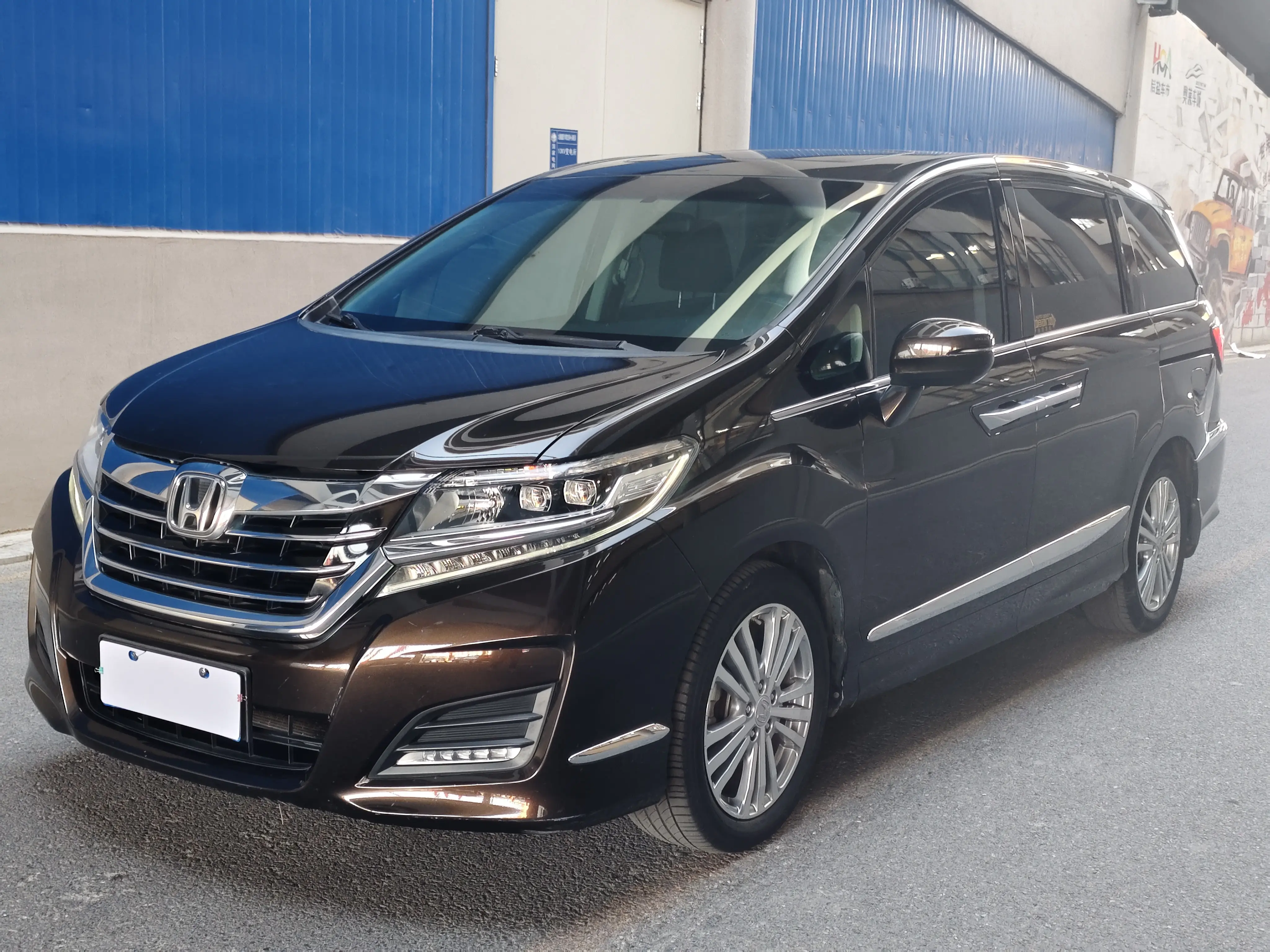 Honda Elysion (Alison)  из Китая