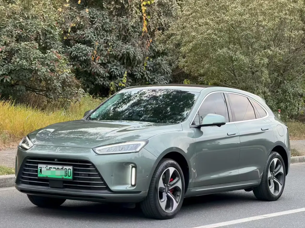 AITO M5 (Wenjie M5)  из Китая