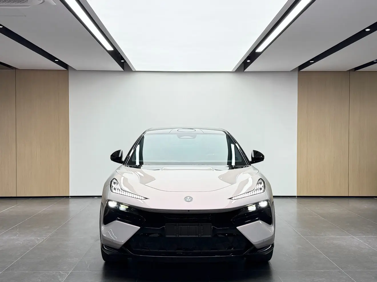 Lotus Eletre  из Китая